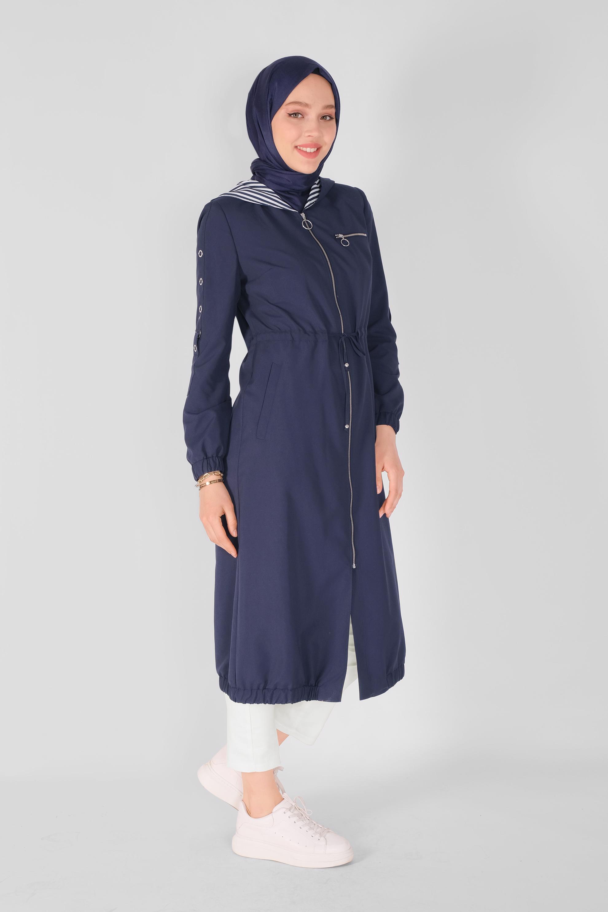 Tesettür giyim LACİVERT BELİ BAĞCIKLI KAPÜŞONU ÇİZGİ DETAYLI  TRENÇKOT  10258 