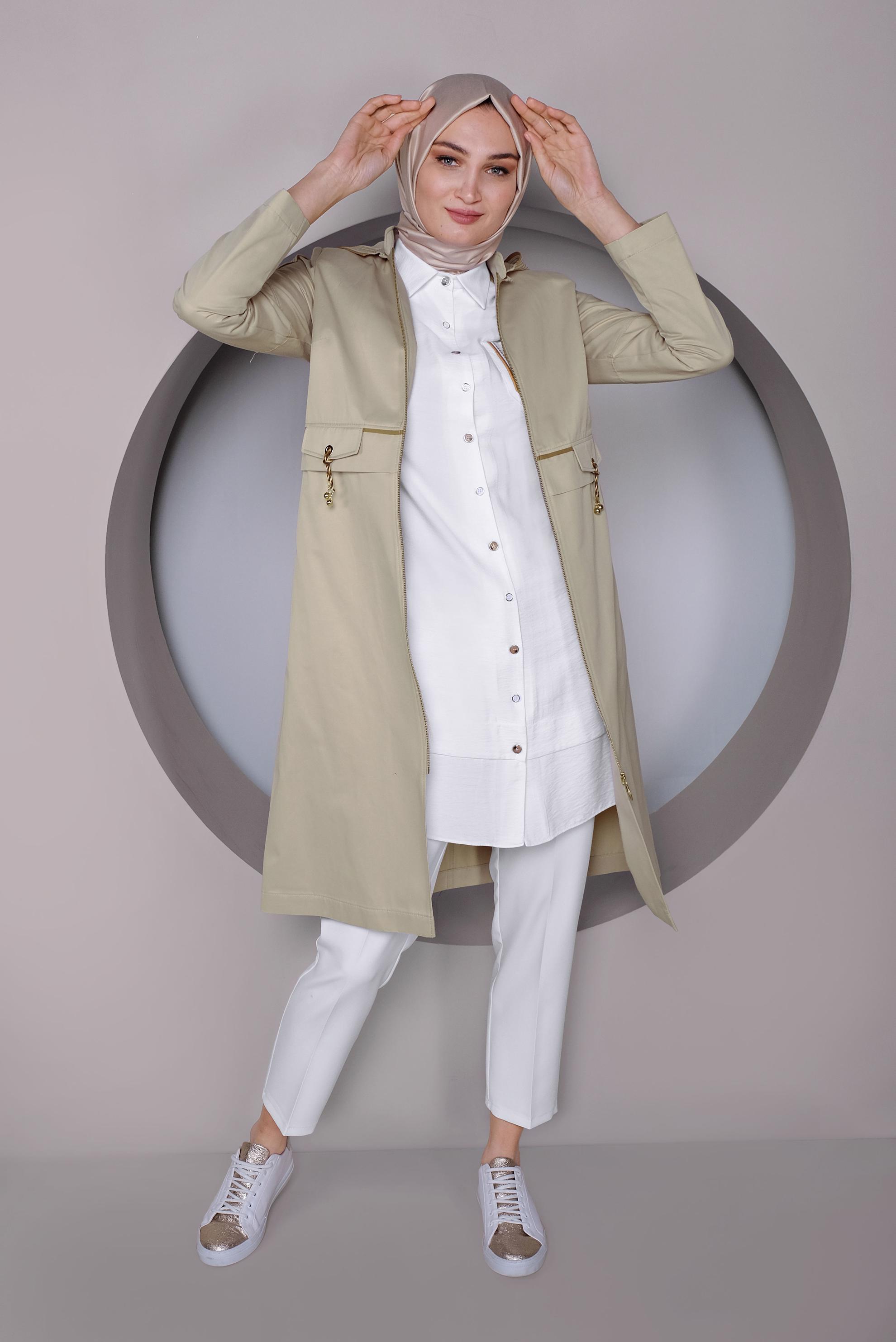 Tesettür giyim BEJ KAPÜŞONLU FERMUARLI TRENÇKOT 10328