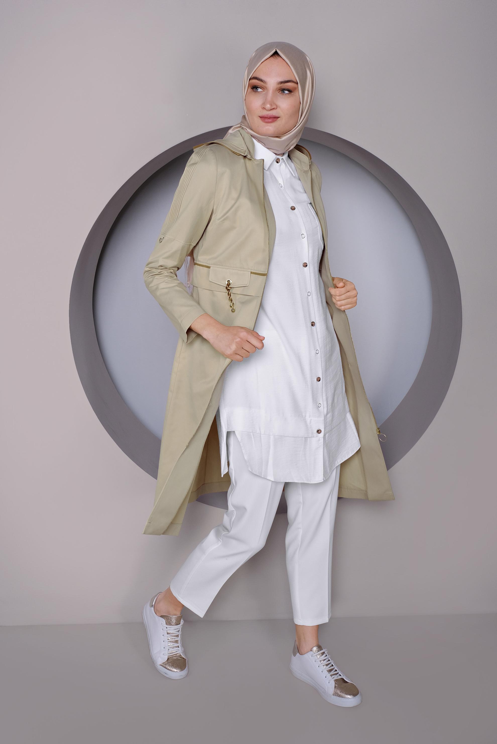 Tesettür giyim BEJ KAPÜŞONLU FERMUARLI TRENÇKOT 10328