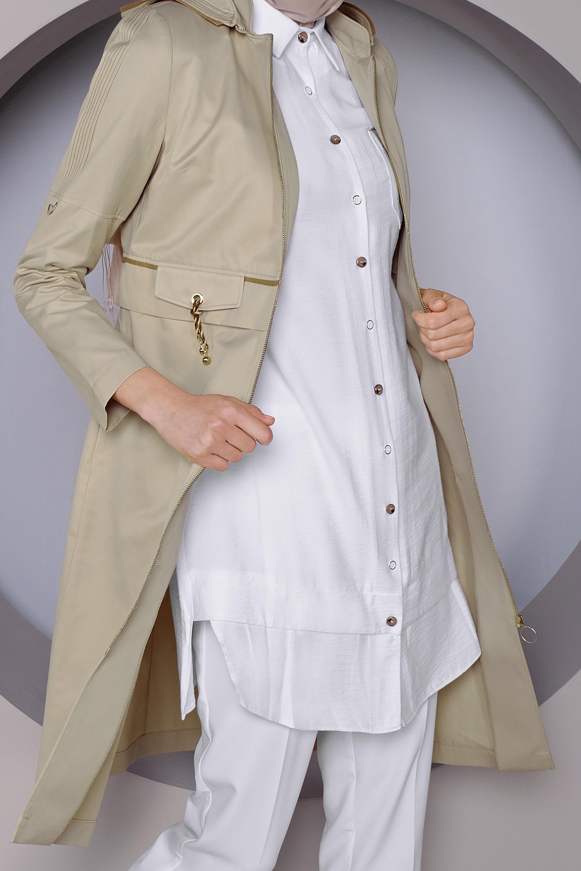 Tesettür giyim BEJ KAPÜŞONLU FERMUARLI TRENÇKOT 10328