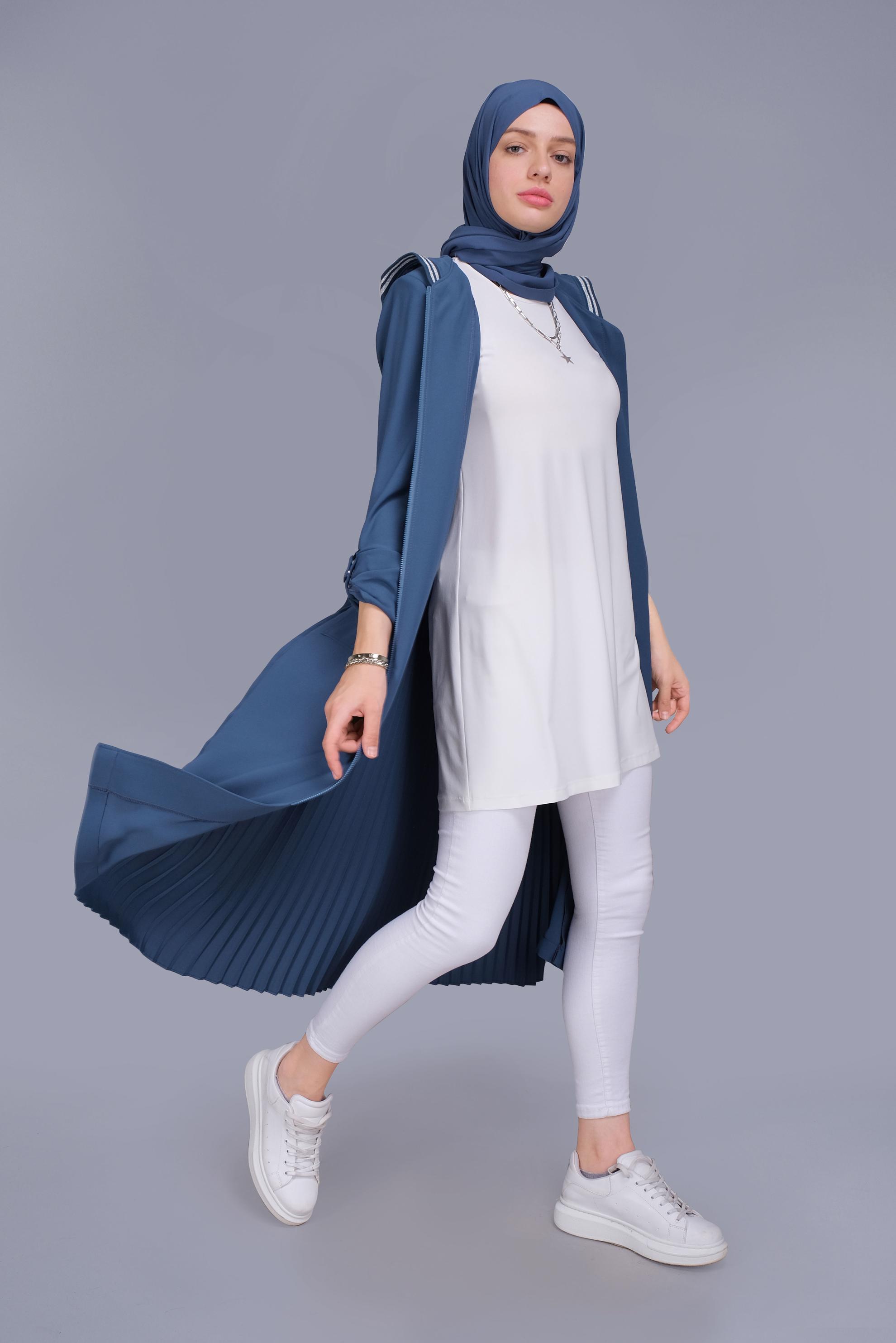 Tesettür giyim LACİVERT SIRT KISMI PİLİSELİ KAPÜŞONLU TRENÇKOT 10333