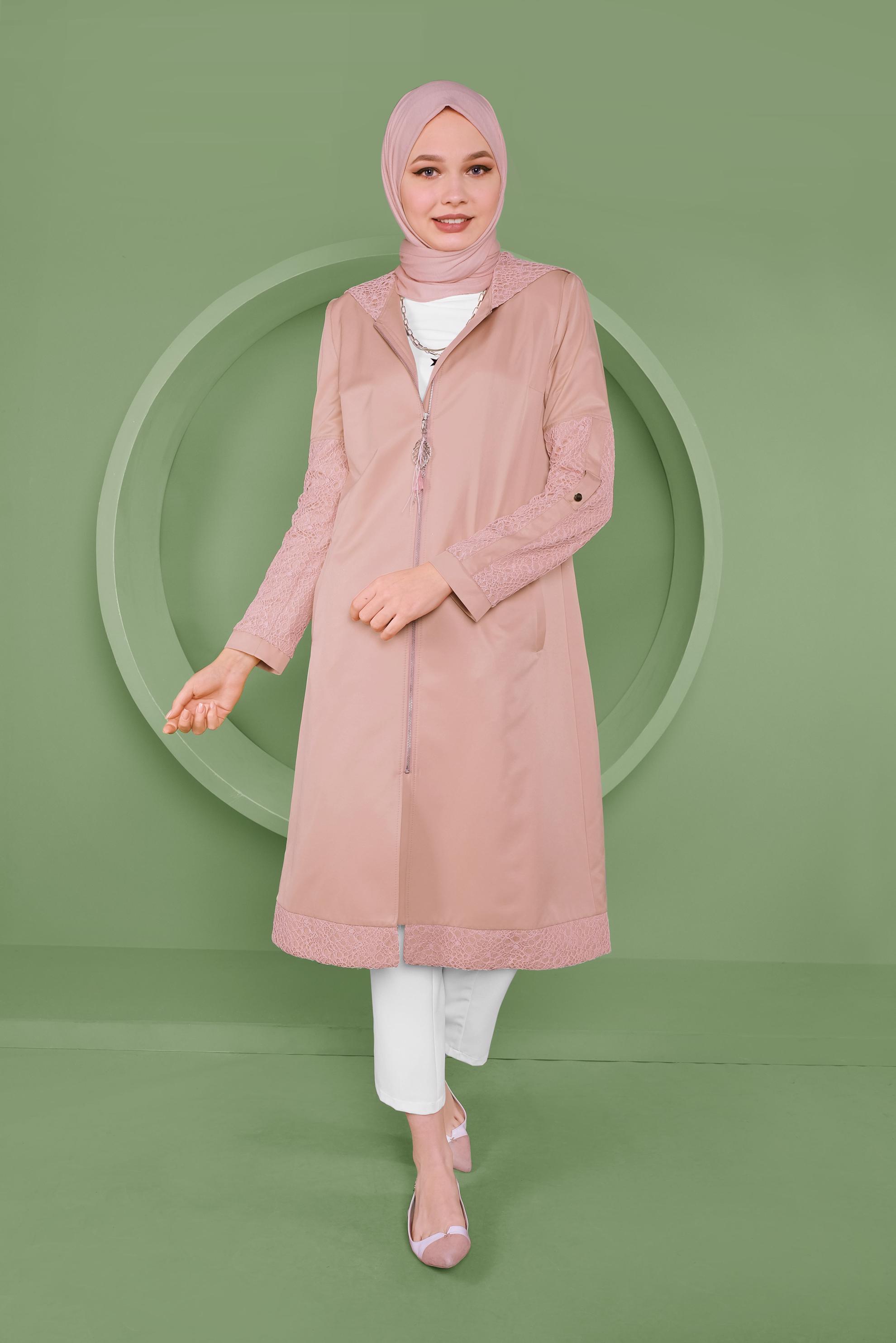 Tesettür giyim PUDRA DANTEL İŞLEMELİ KAPÜŞONLU TRENÇKOT 10336