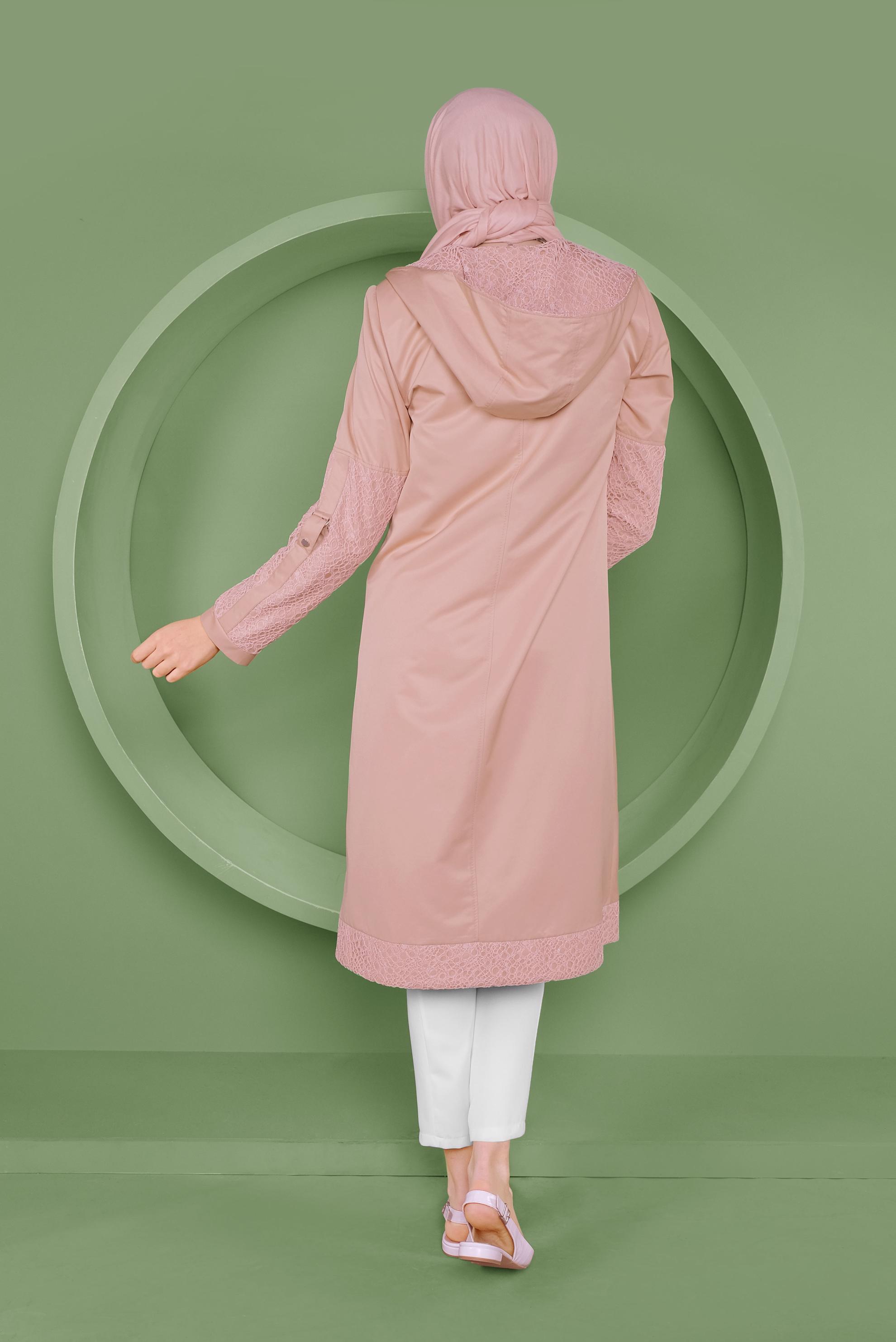 Tesettür giyim PUDRA DANTEL İŞLEMELİ KAPÜŞONLU TRENÇKOT 10336