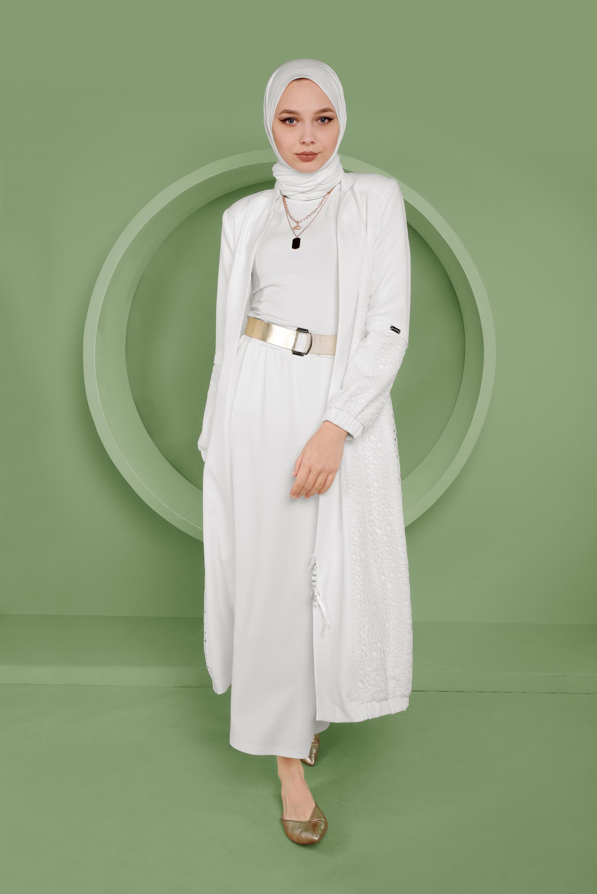 Tesettür giyim BEYAZ GÜPÜR DETAYLI FERMUARLI TRENÇKOT 10378