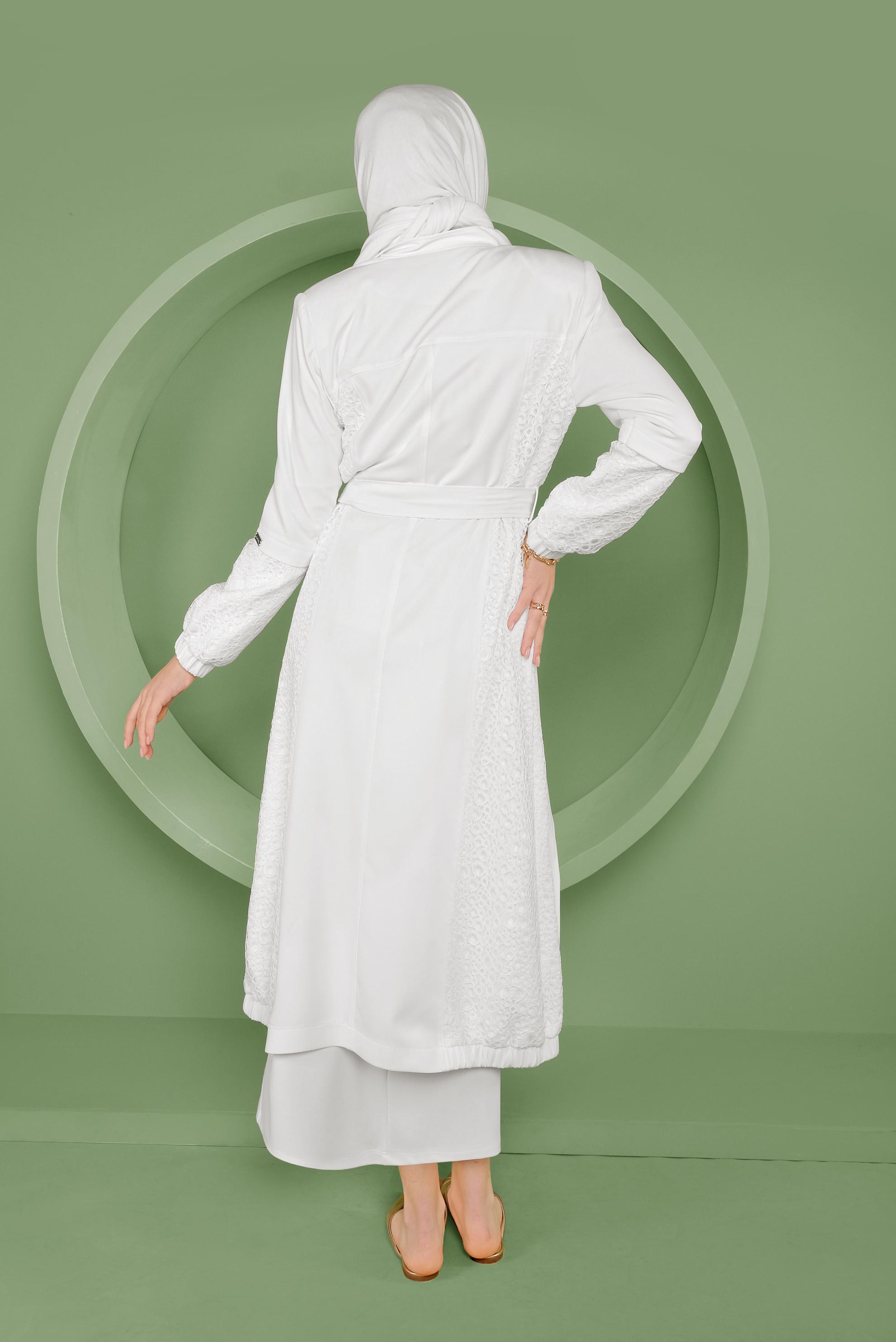 Tesettür giyim BEYAZ GÜPÜR DETAYLI FERMUARLI TRENÇKOT 10378