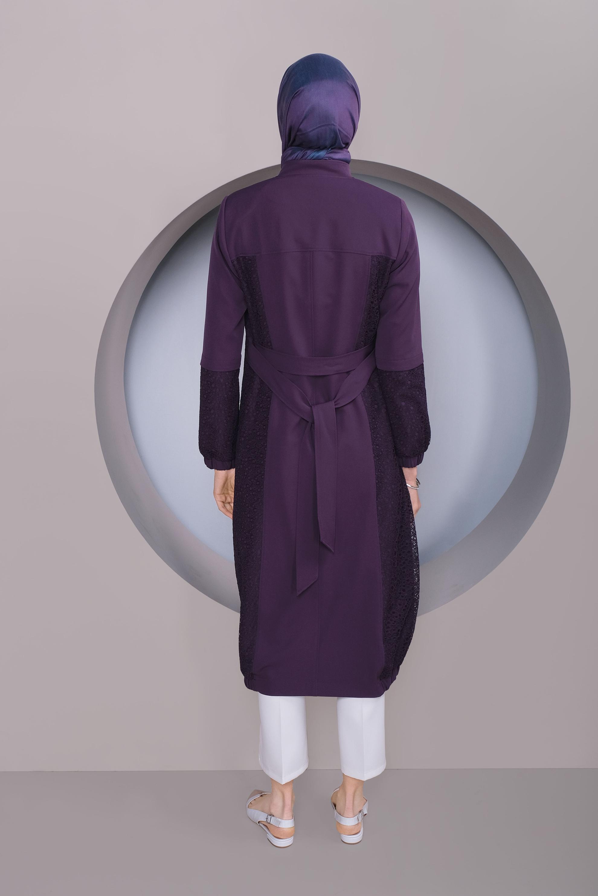 Tesettür giyim MOR GÜPÜR DETAYLI FERMUARLI TRENÇKOT 10378