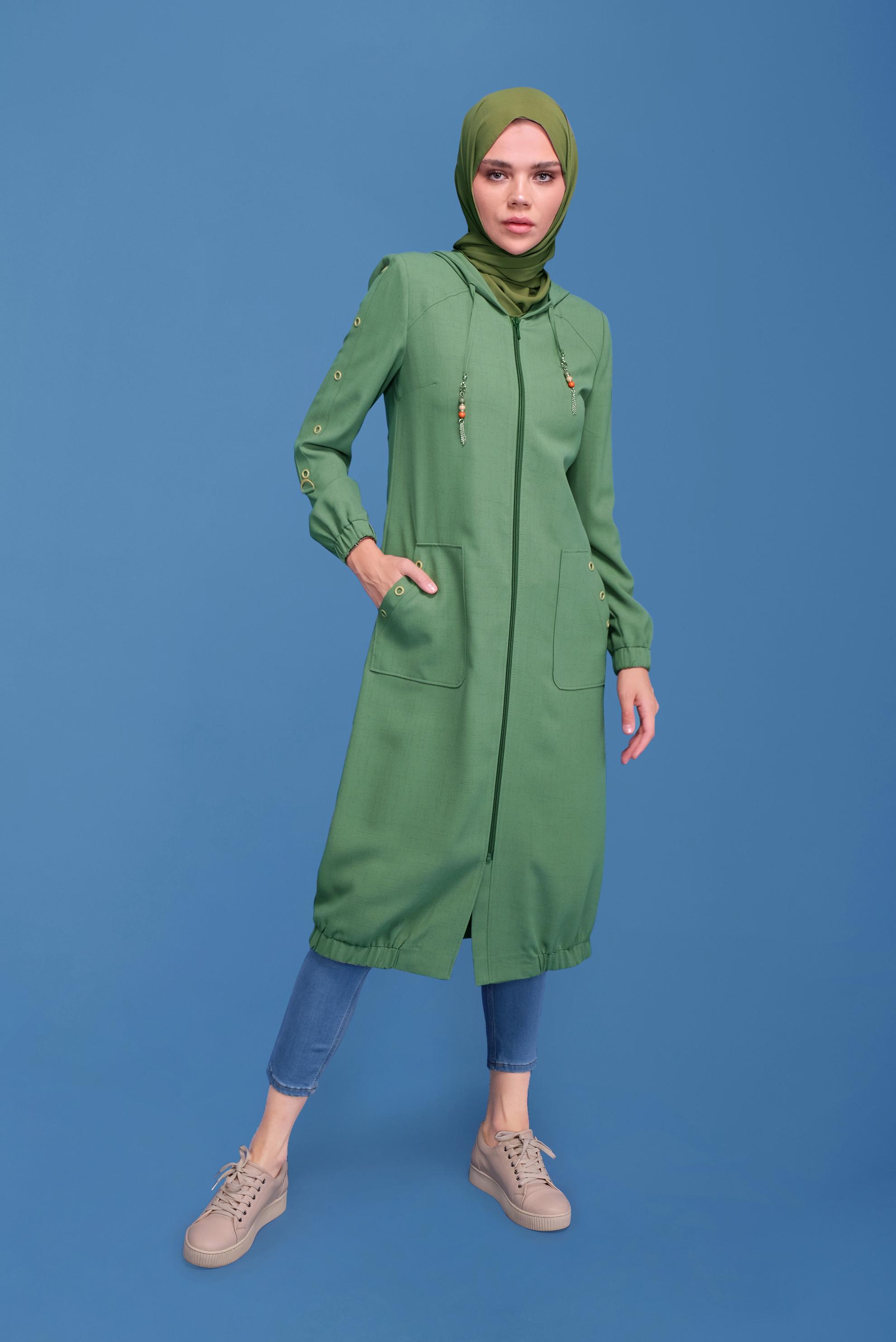 Tesettür giyim YEŞİL KUŞ GÖZÜ DETAYLI KAPÜŞONLU TRENÇKOT 10392