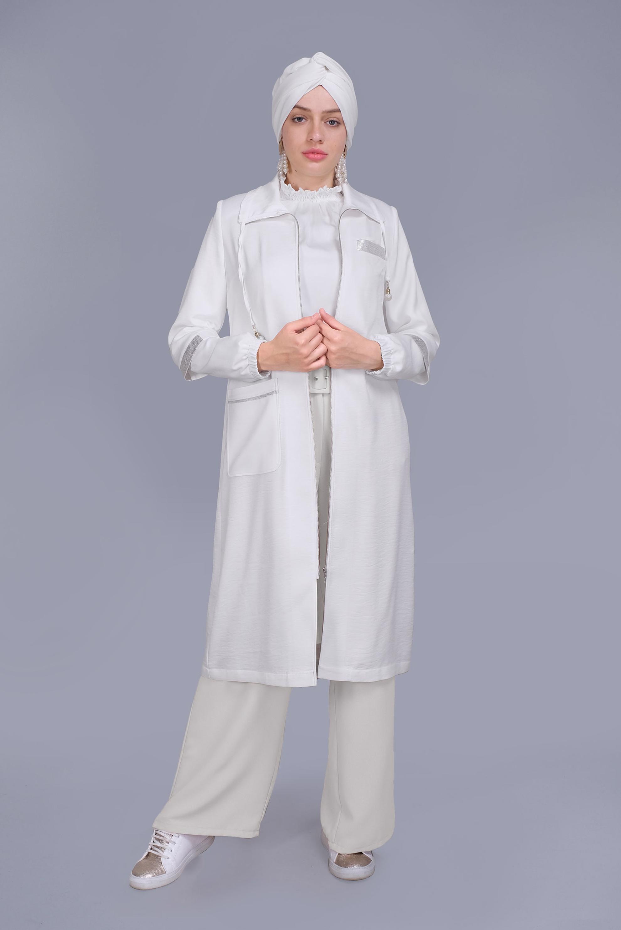 Tesettür giyim BEYAZ YAKASI BÜZGÜ BAĞCIKLI FERMUARLI TRENÇKOT 10393