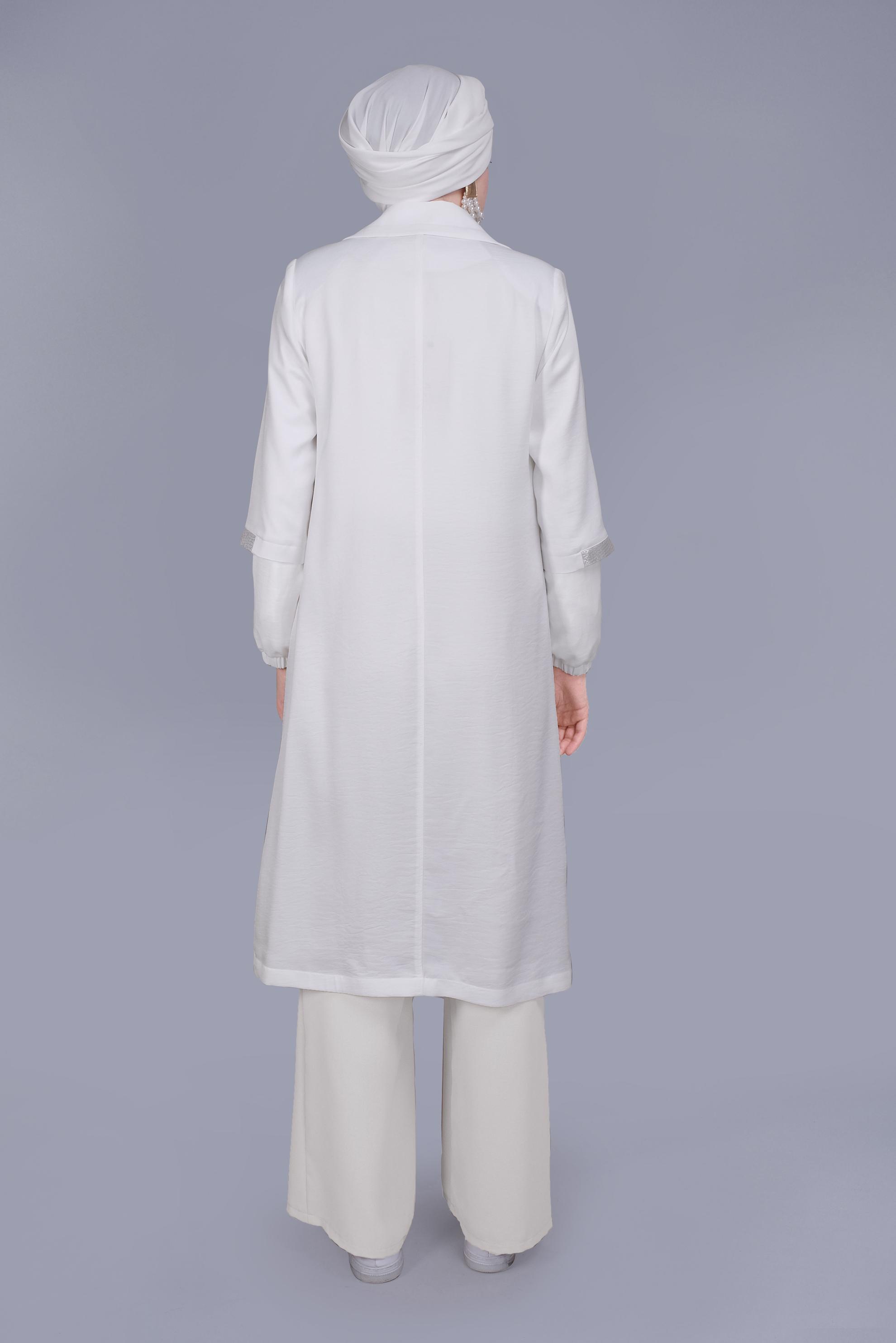 Tesettür giyim BEYAZ YAKASI BÜZGÜ BAĞCIKLI FERMUARLI TRENÇKOT 10393