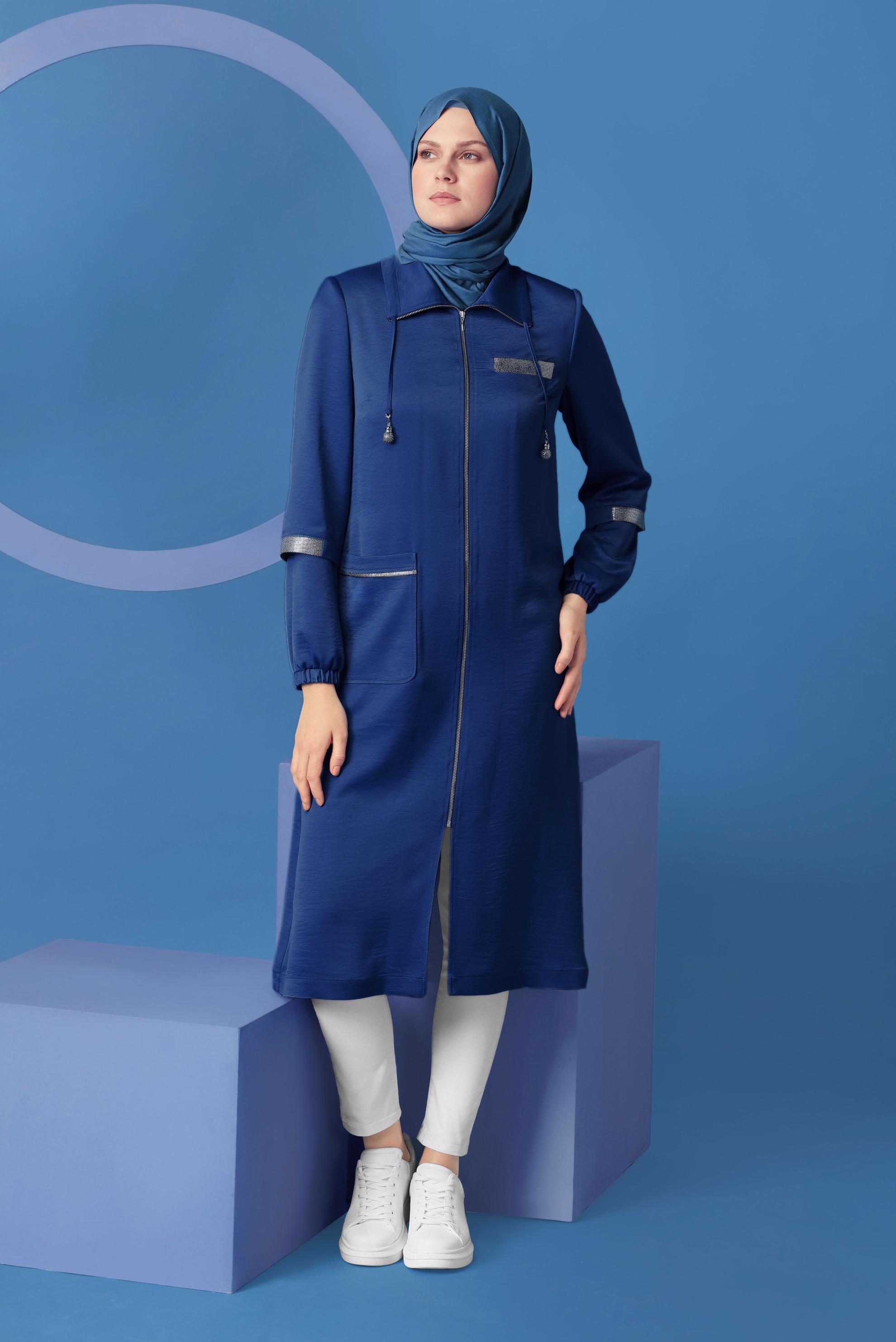 Tesettür giyim LACİVERT YAKASI BÜZGÜ BAĞCIKLI FERMUARLI TRENÇKOT 10393