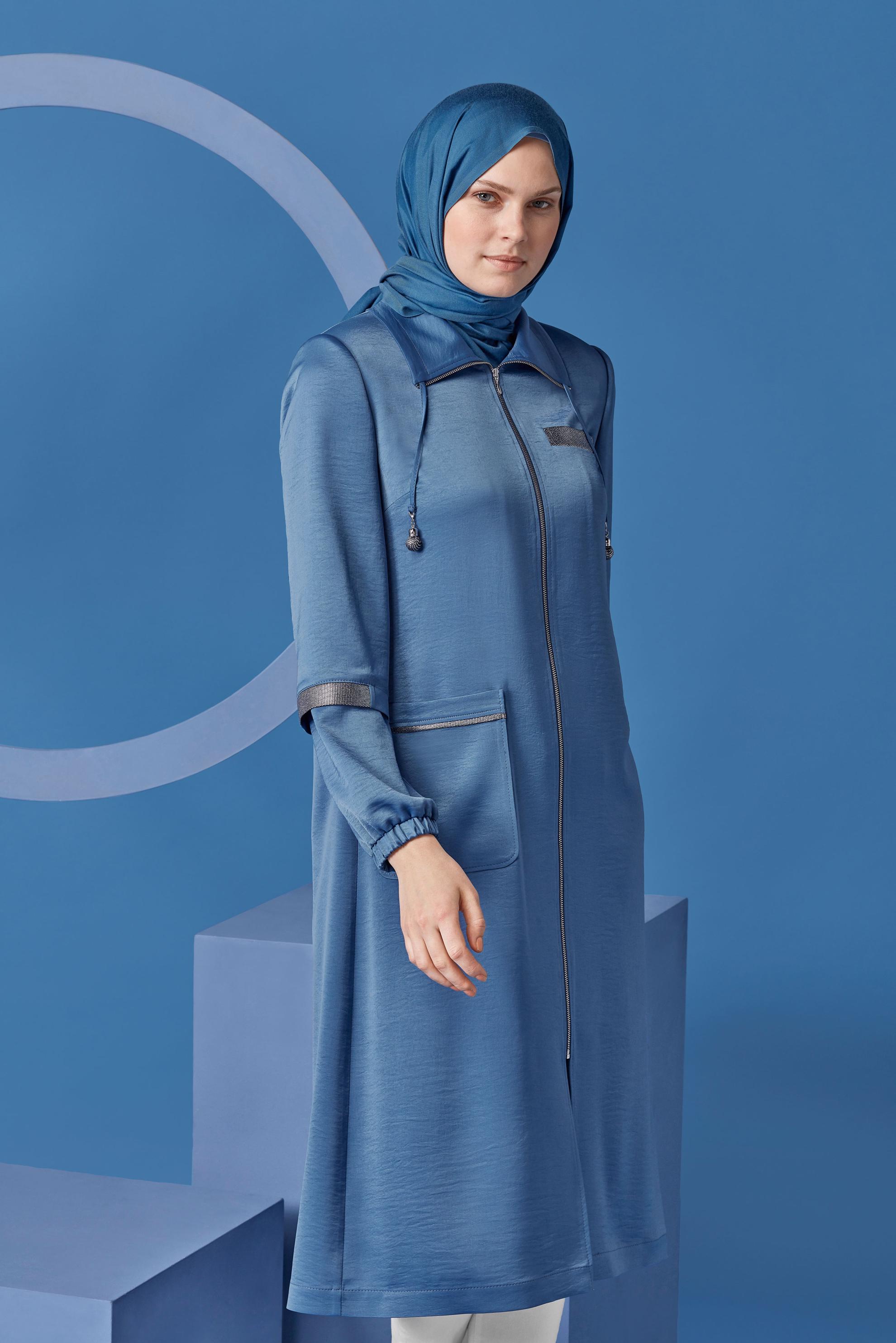 Tesettür giyim MAVİ YAKASI BÜZGÜ BAĞCIKLI FERMUARLI TRENÇKOT 10393