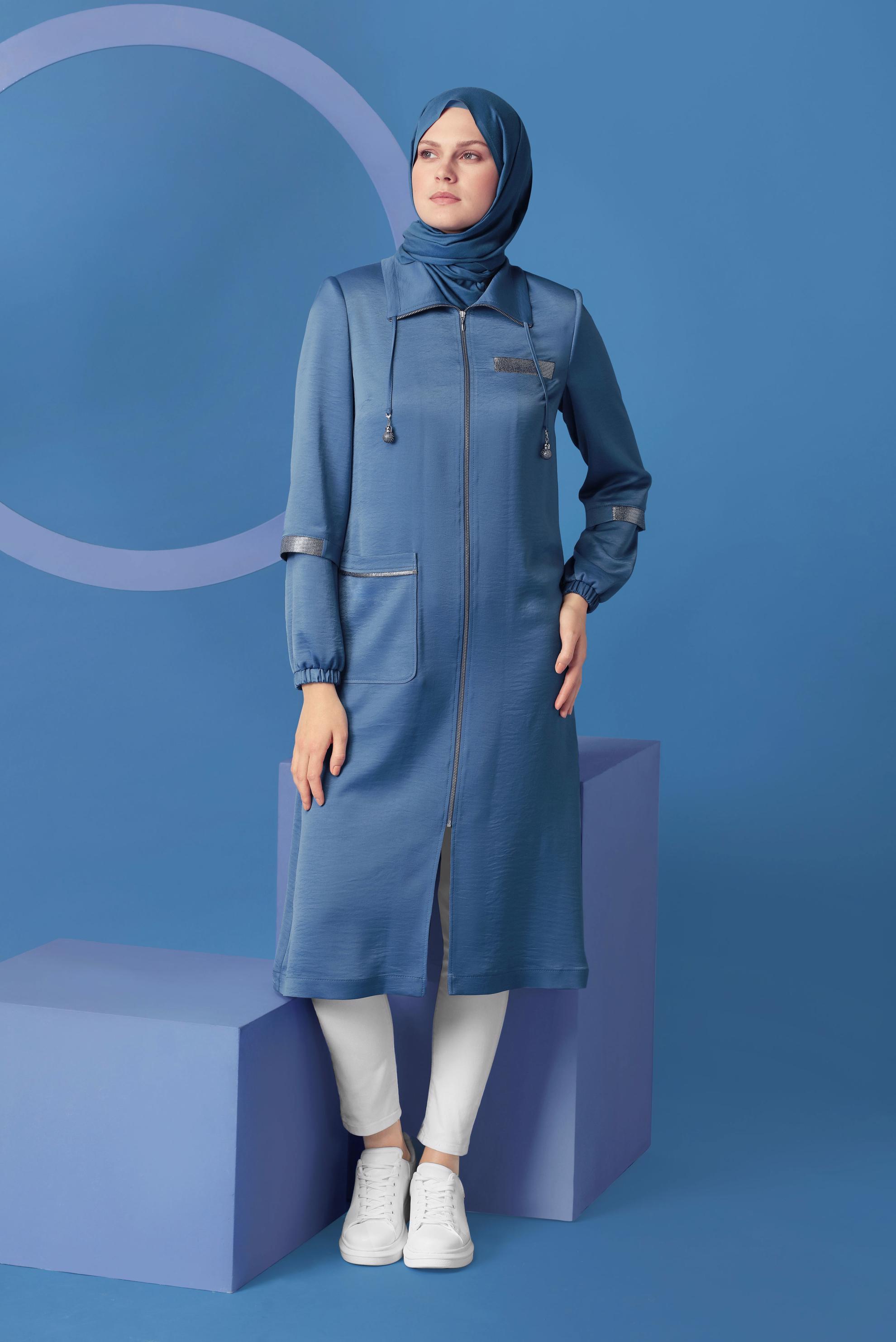 Tesettür giyim MAVİ YAKASI BÜZGÜ BAĞCIKLI FERMUARLI TRENÇKOT 10393