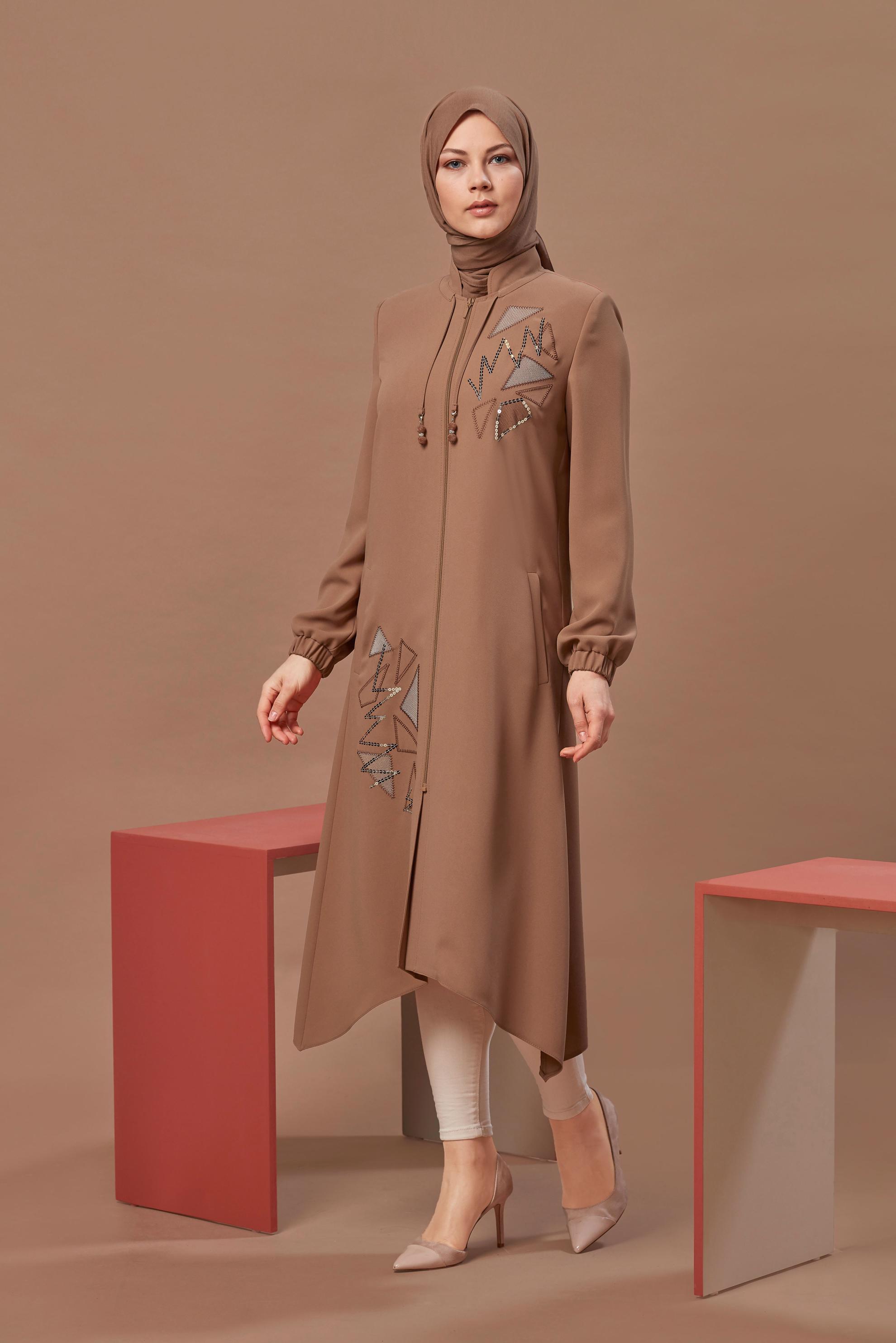 Tesettür giyim KAHVE ASİMETRİK KESİM İŞLEMELİ TRENÇKOT 10402
