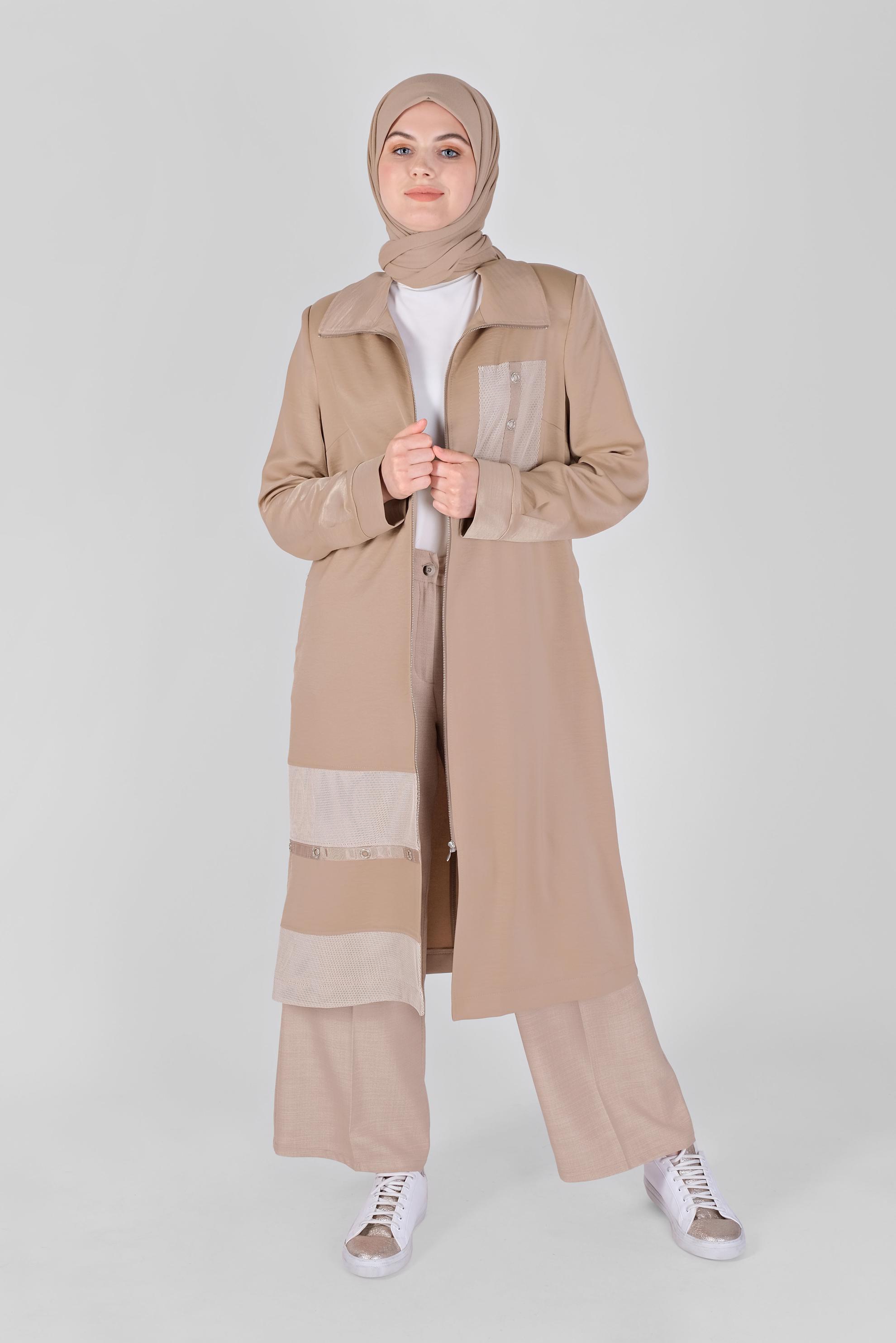 Tesettür giyim BEJ KUŞ GÖZÜ DETAYLI FİLELİ TRENÇKOT 10404 