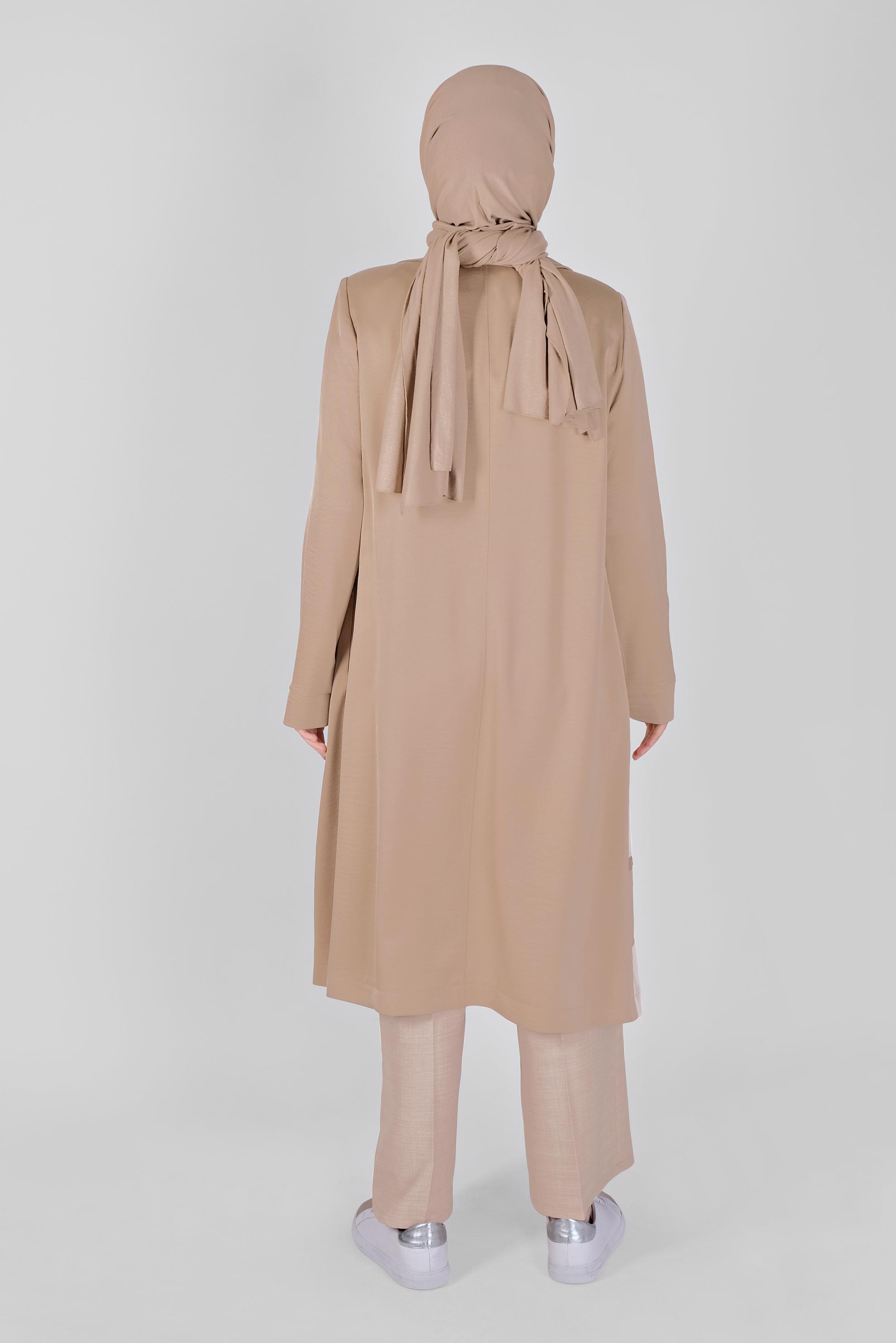 Tesettür giyim BEJ KUŞ GÖZÜ DETAYLI FİLELİ TRENÇKOT 10404 