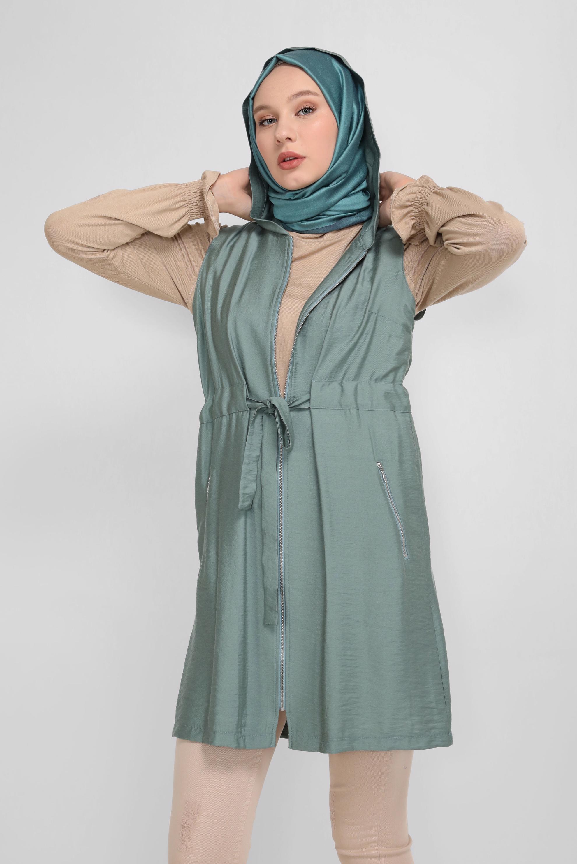 Tesettür giyim YEŞİL KAPÜŞONLU KUŞAKLI YELEK 41587 