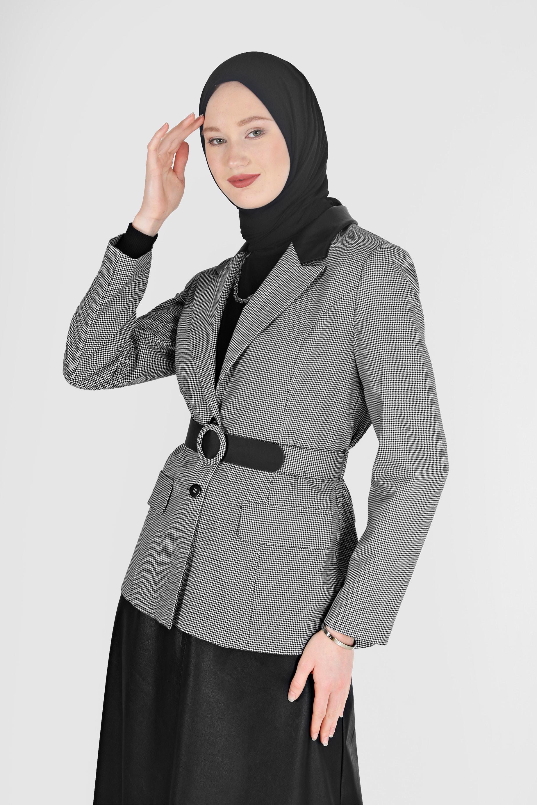 Tesettür giyim SİYAH PÖTİKARE DESENLİ DERİ DETAYLI KEMERLİ CEKET 42166 