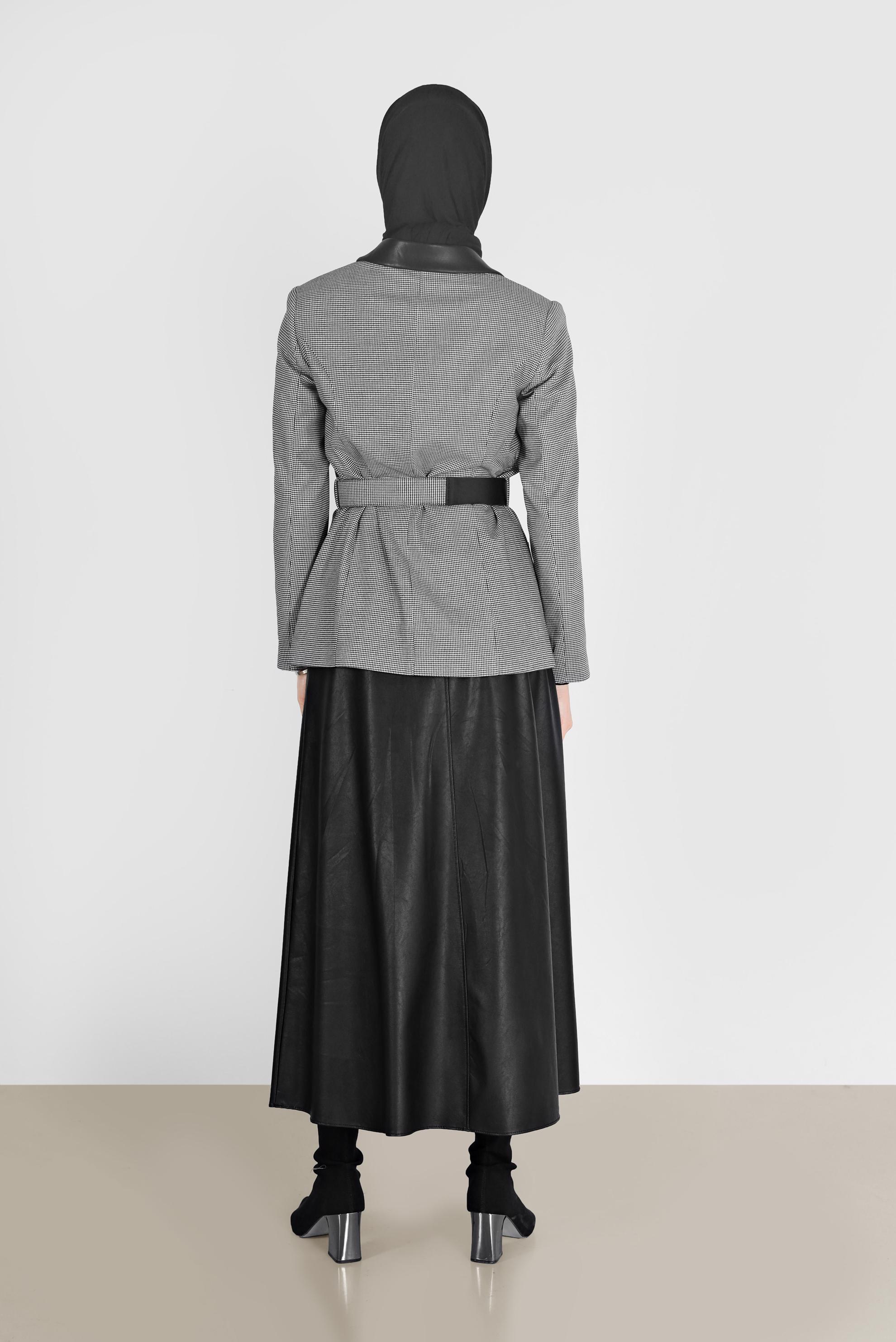 Tesettür giyim SİYAH PÖTİKARE DESENLİ DERİ DETAYLI KEMERLİ CEKET 42166 