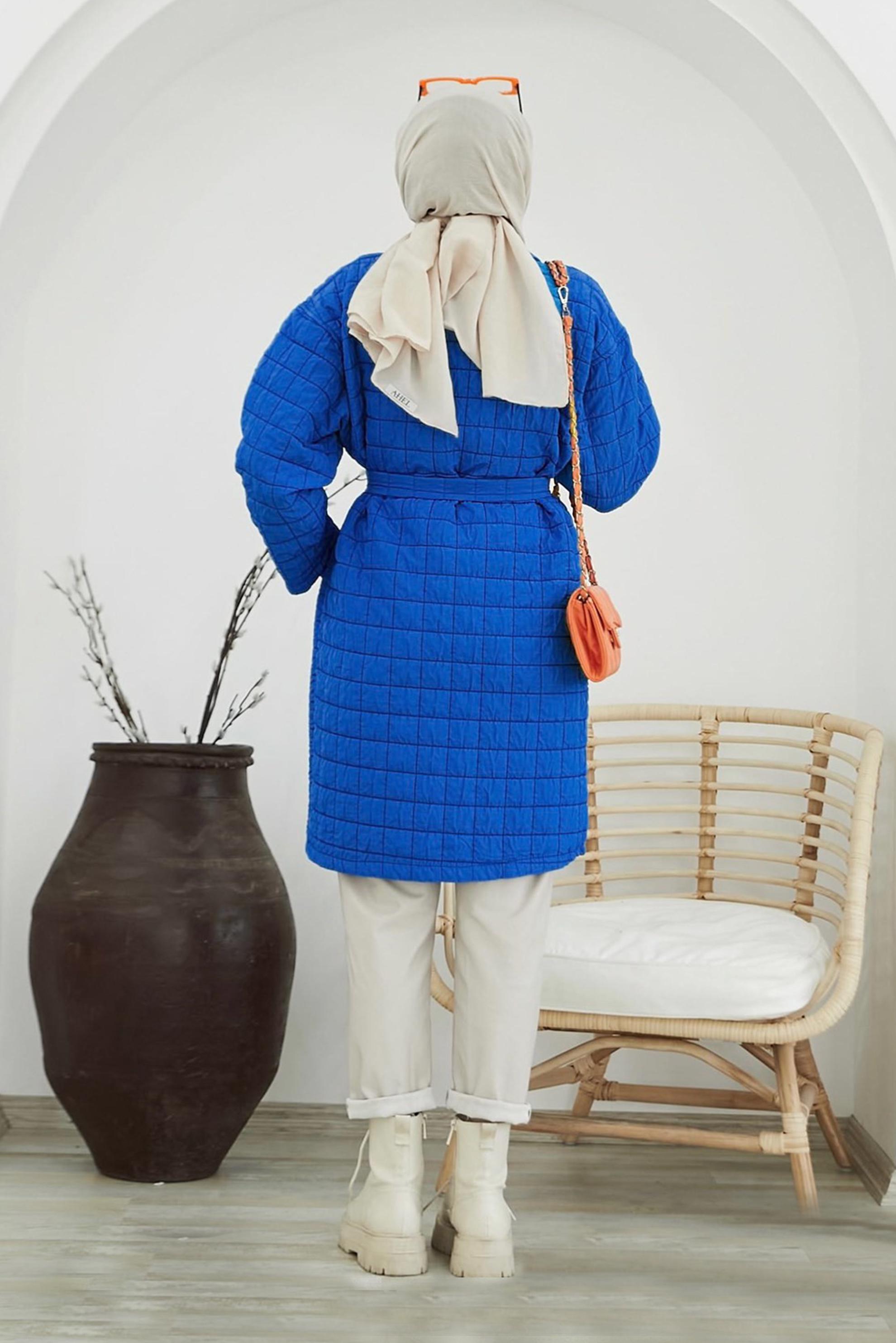 Tesettür giyim MAVİ CEP DETAYLI BELİ KUŞAKLI KAPİTONE CEKET 42474 