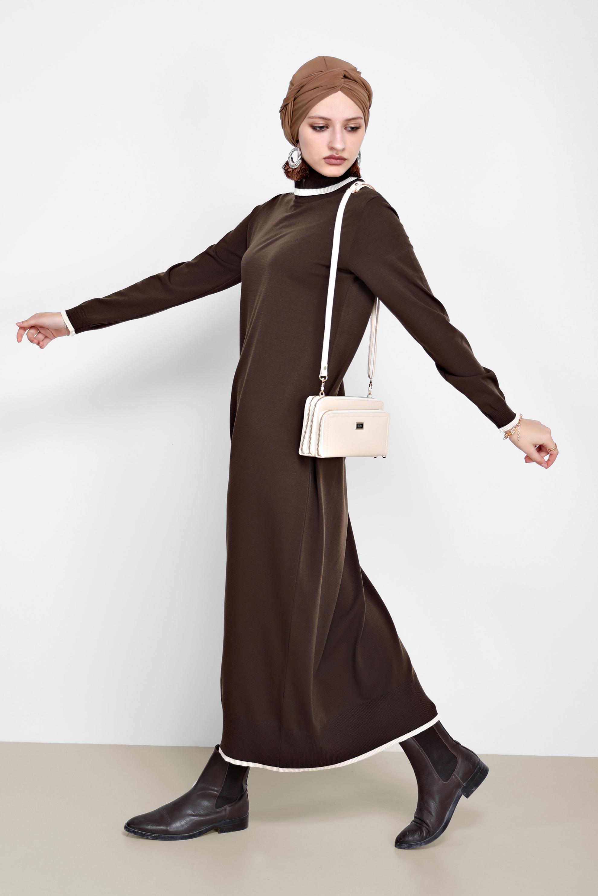 Tesettür giyim KAHVE BOĞAZLI TRİKO ELBİSE 42014