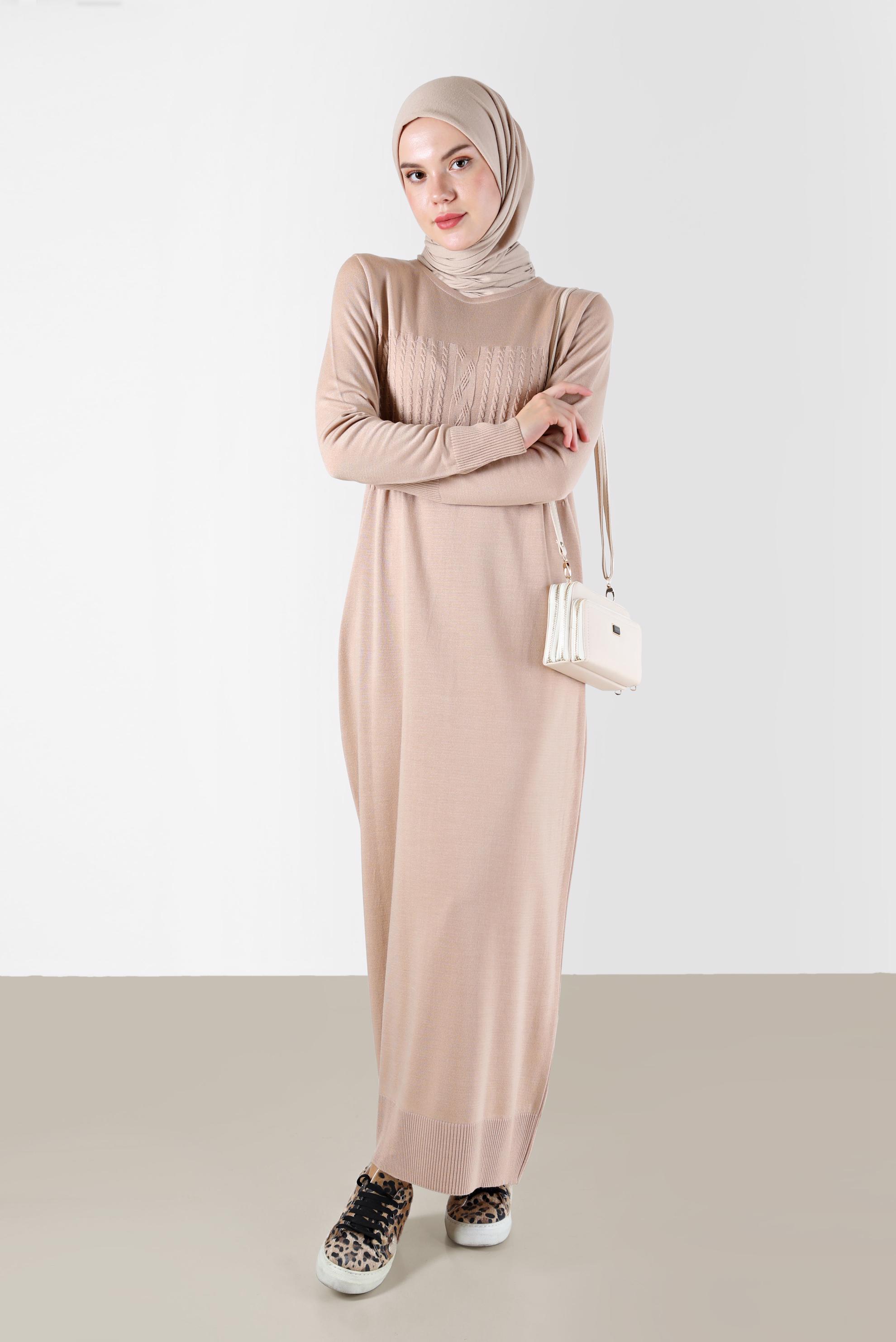 Tesettür giyim BEJ SAÇ ÖRGÜ DESENLİ TRİKO ELBİSE 42015
