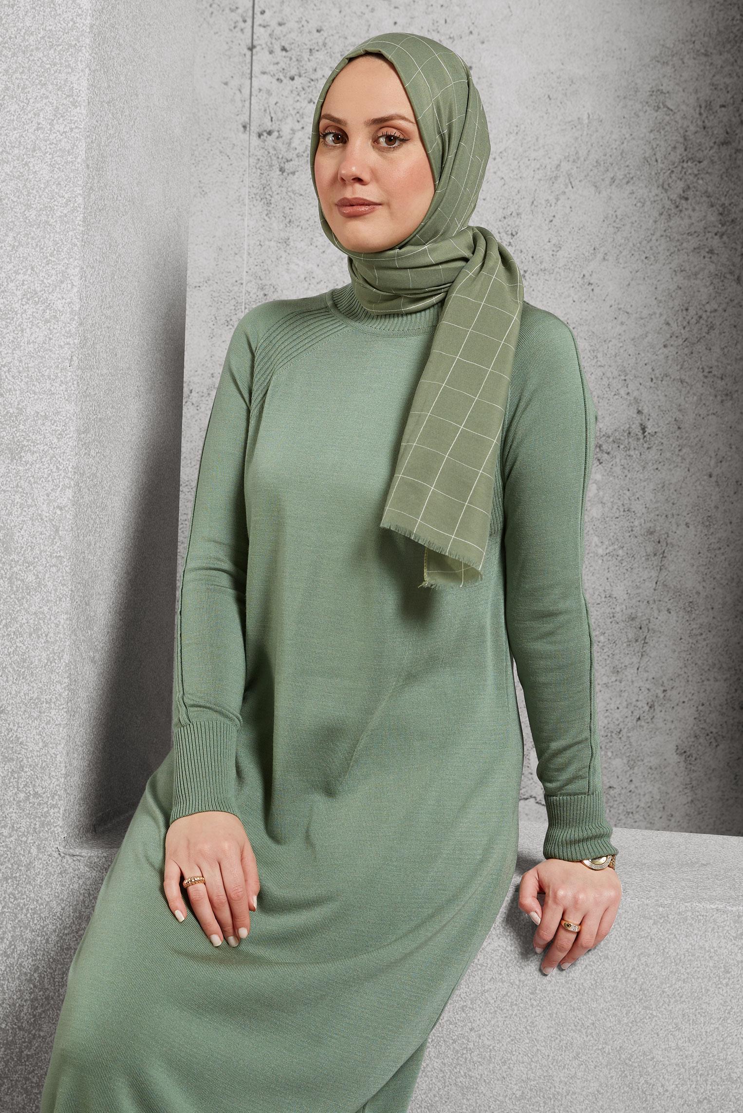 Tesettür giyim YEŞİL TRİKO ELBİSE 42017