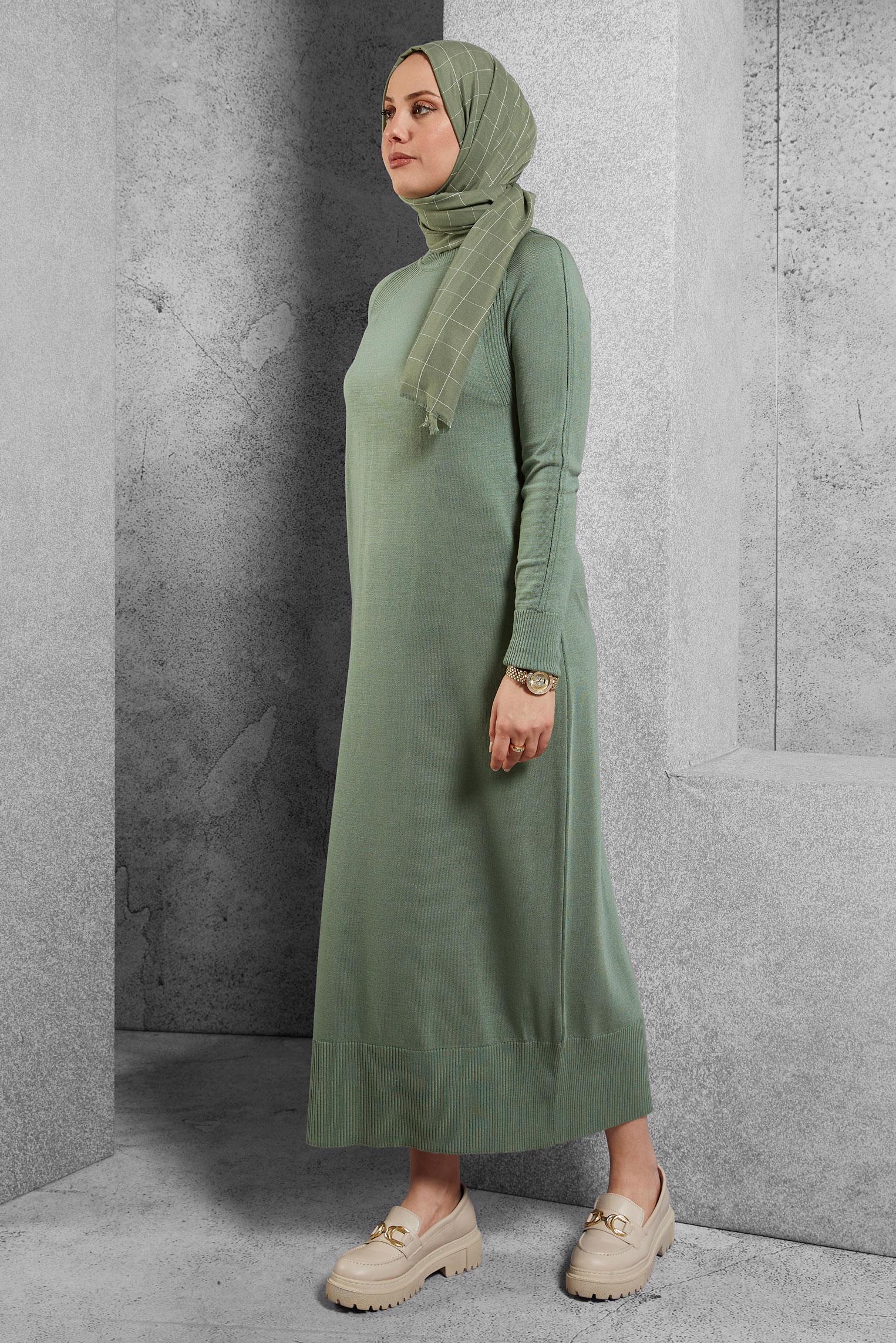 Tesettür giyim YEŞİL TRİKO ELBİSE 42017