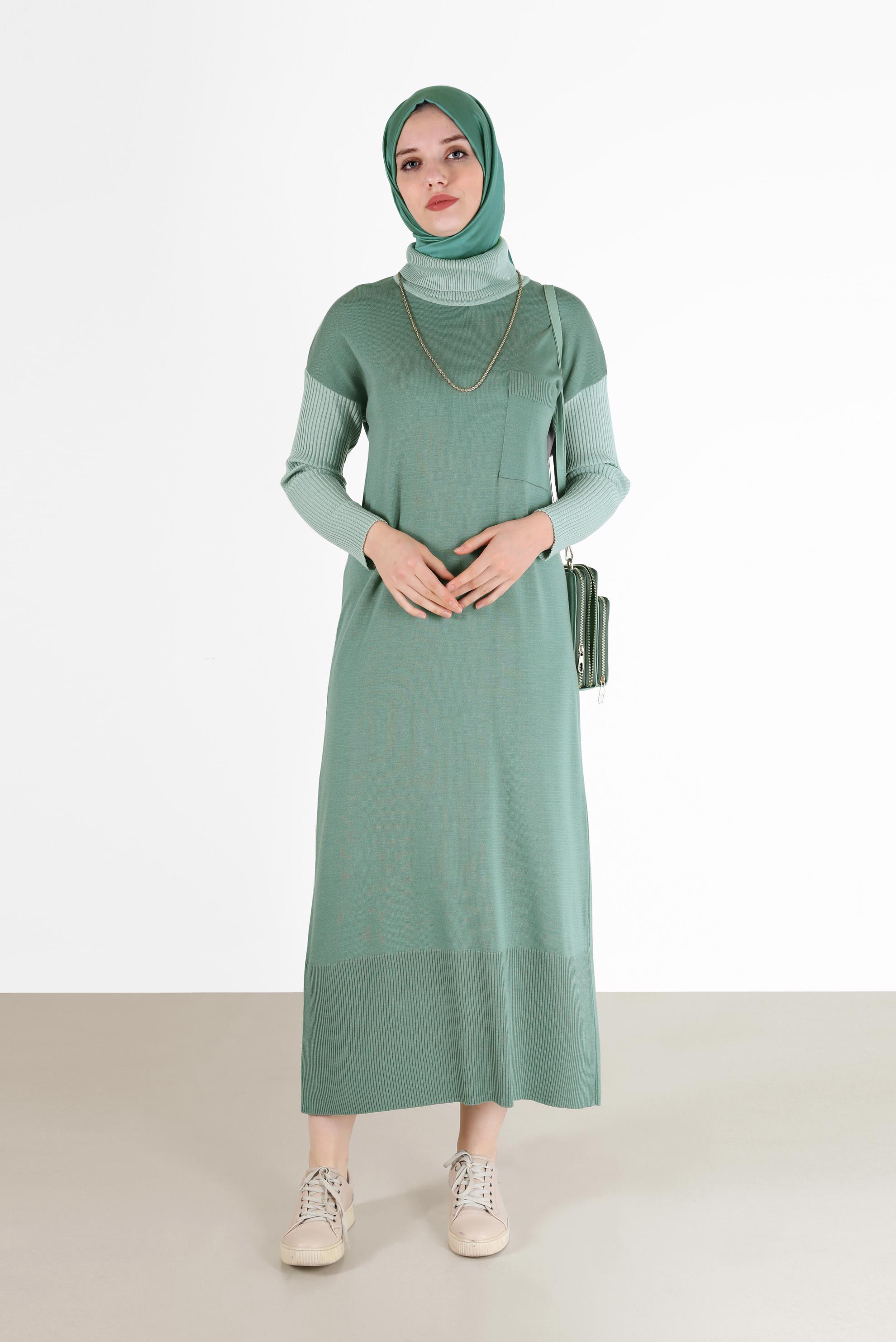Tesettür giyim YEŞİL İKİ RENKLİ TRİKO ELBİSE 42018