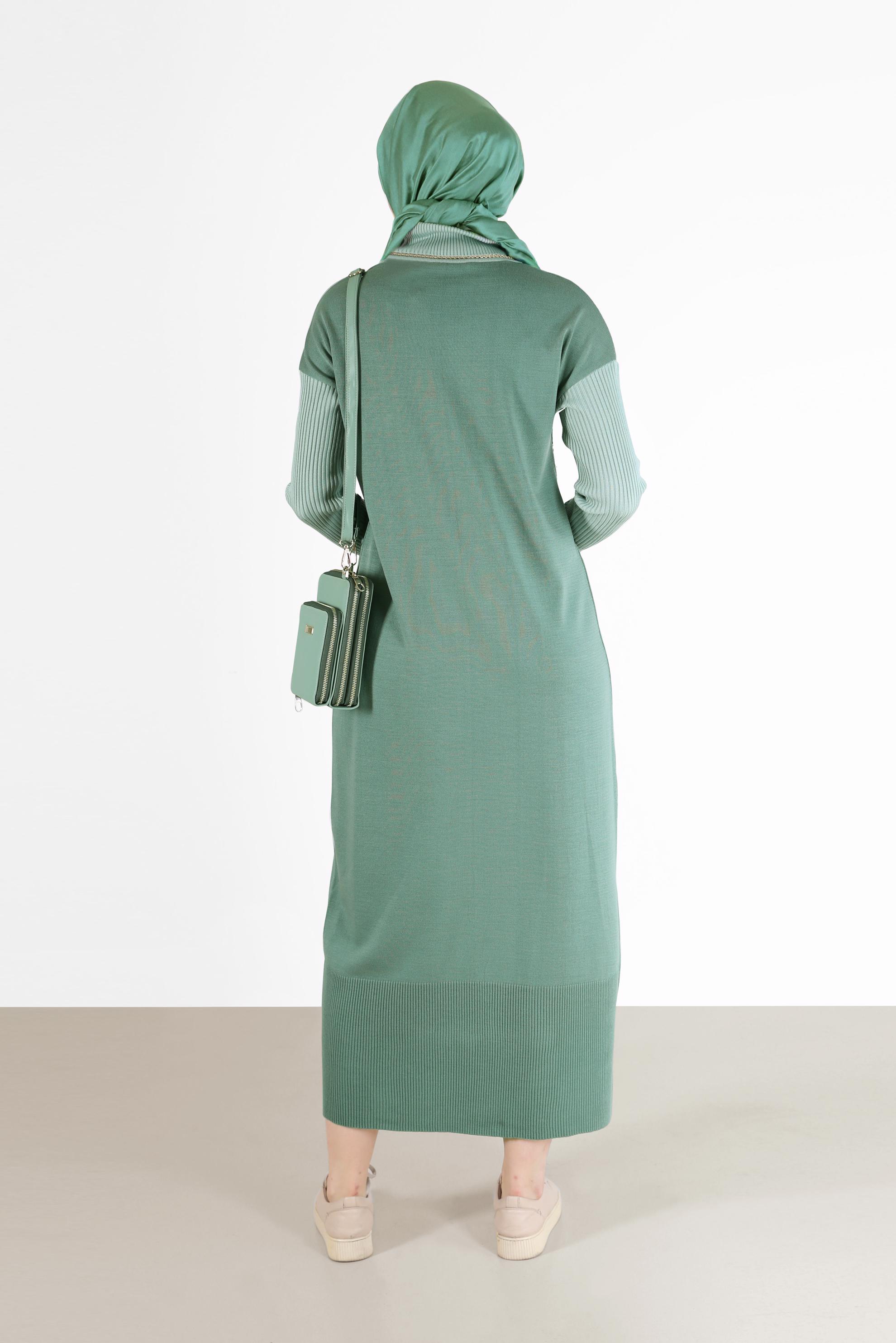 Tesettür giyim YEŞİL İKİ RENKLİ TRİKO ELBİSE 42018