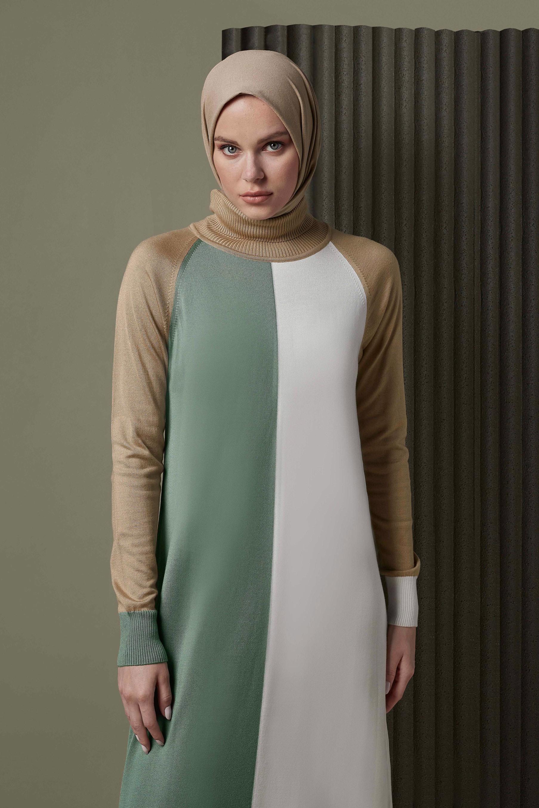 Tesettür giyim YEŞİL ÜÇ RENKLİ TRİKO ELBİSE 42084 