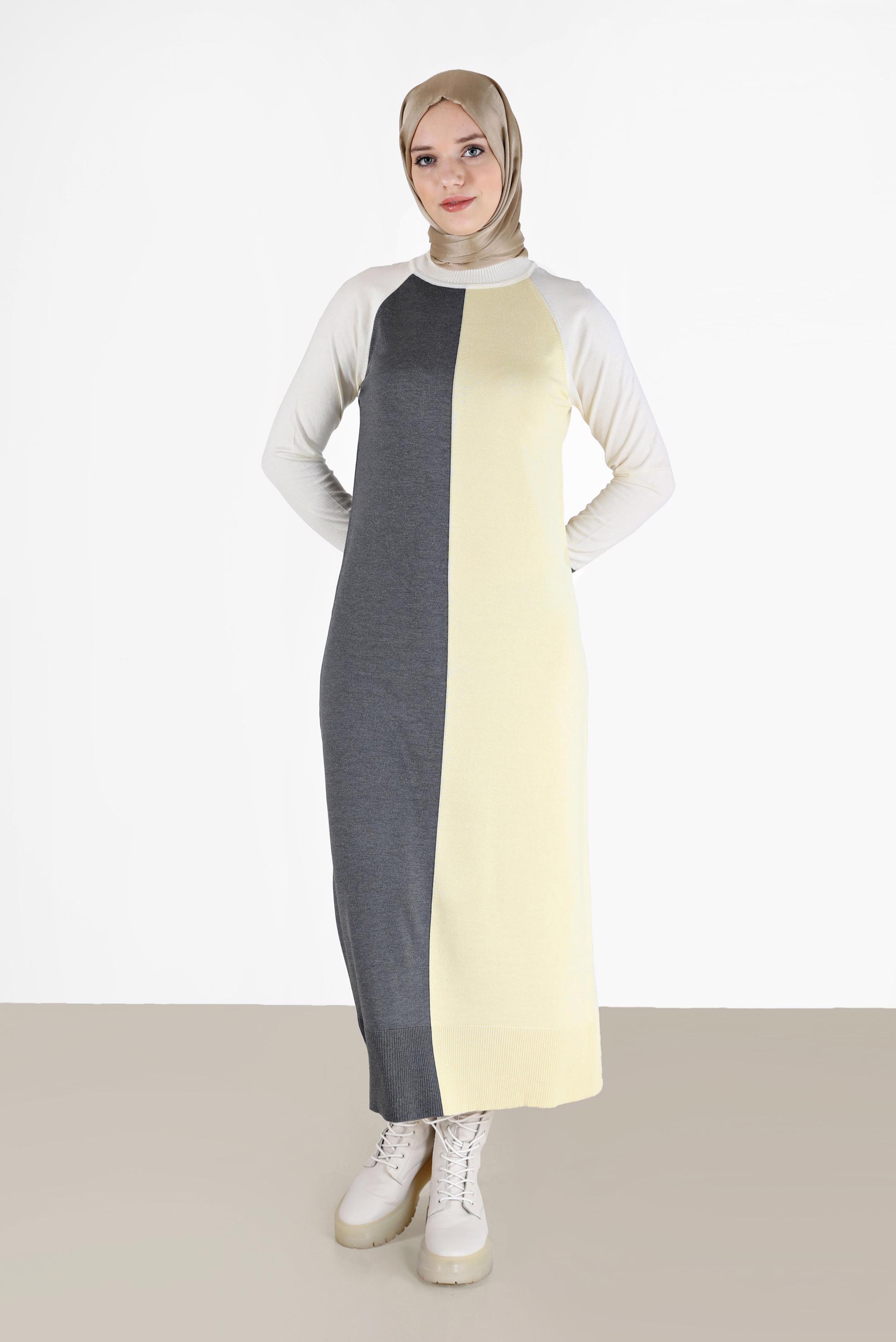 Tesettür giyim GRİ ÜÇ RENKLİ TRİKO ELBİSE 42084 