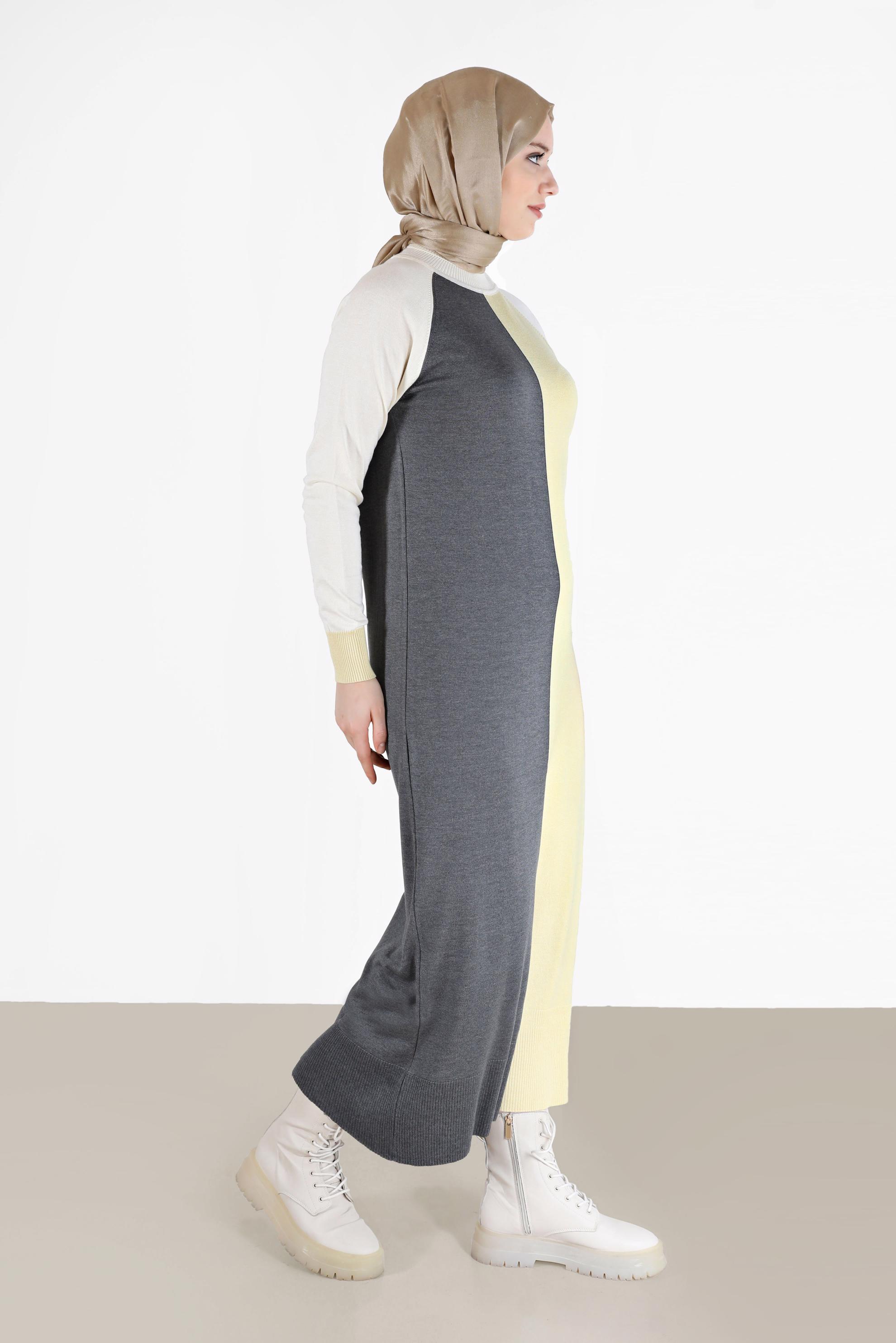 Tesettür giyim GRİ ÜÇ RENKLİ TRİKO ELBİSE 42084 