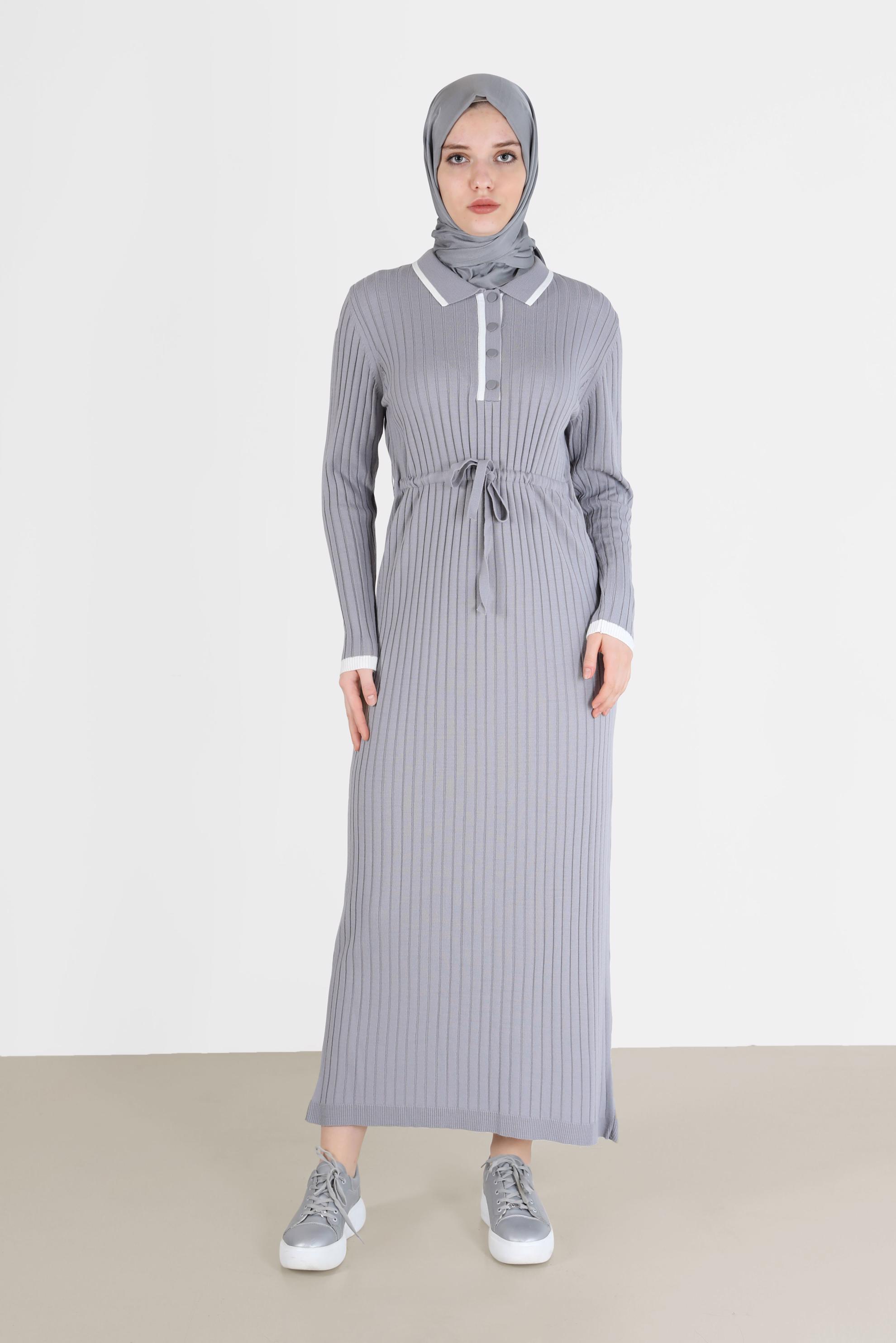 Tesettür giyim GRİ POLO YAKA FİTİLLİ TRİKO ELBİSE 42122 