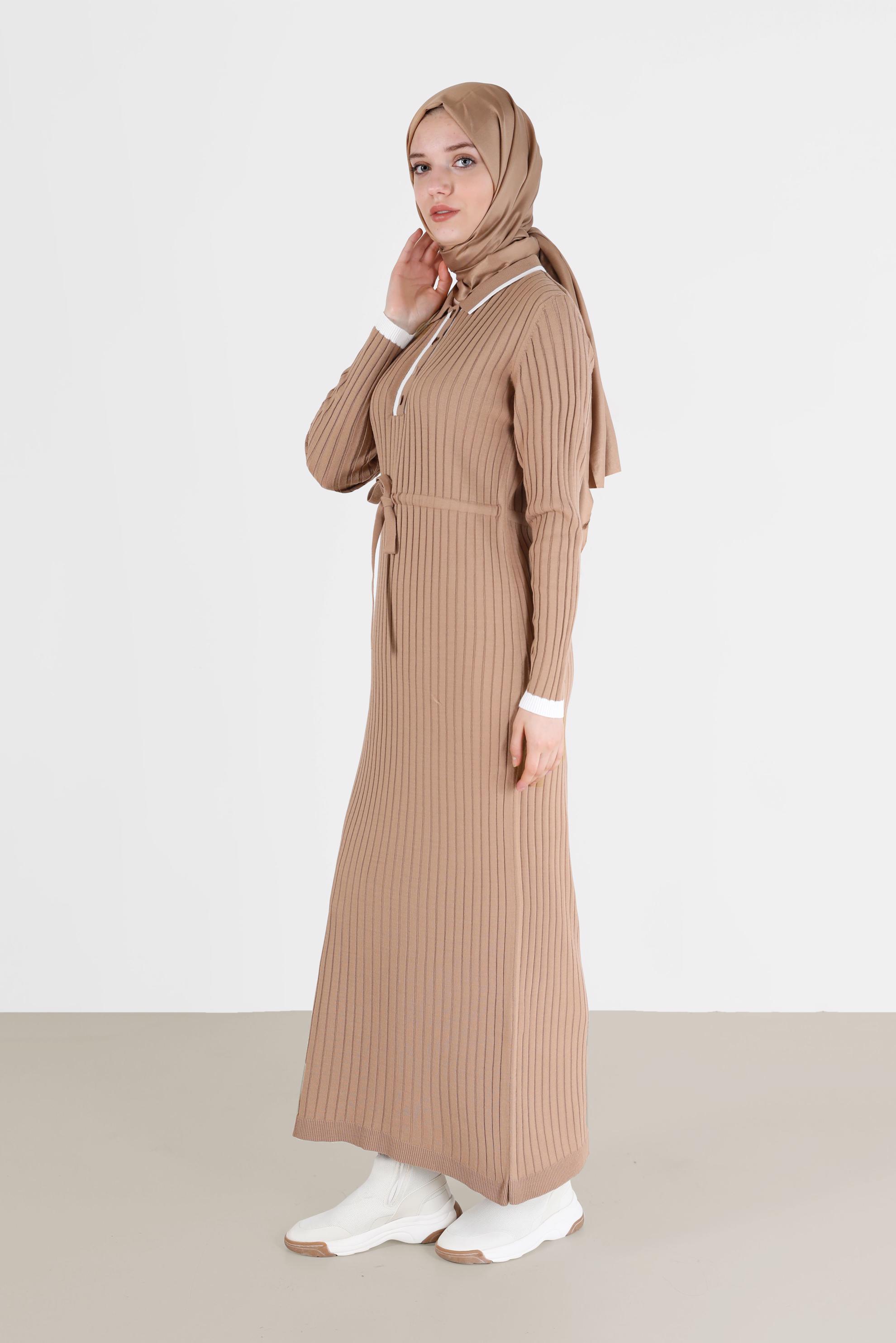 Tesettür giyim KAHVE POLO YAKA FİTİLLİ TRİKO ELBİSE 42122 