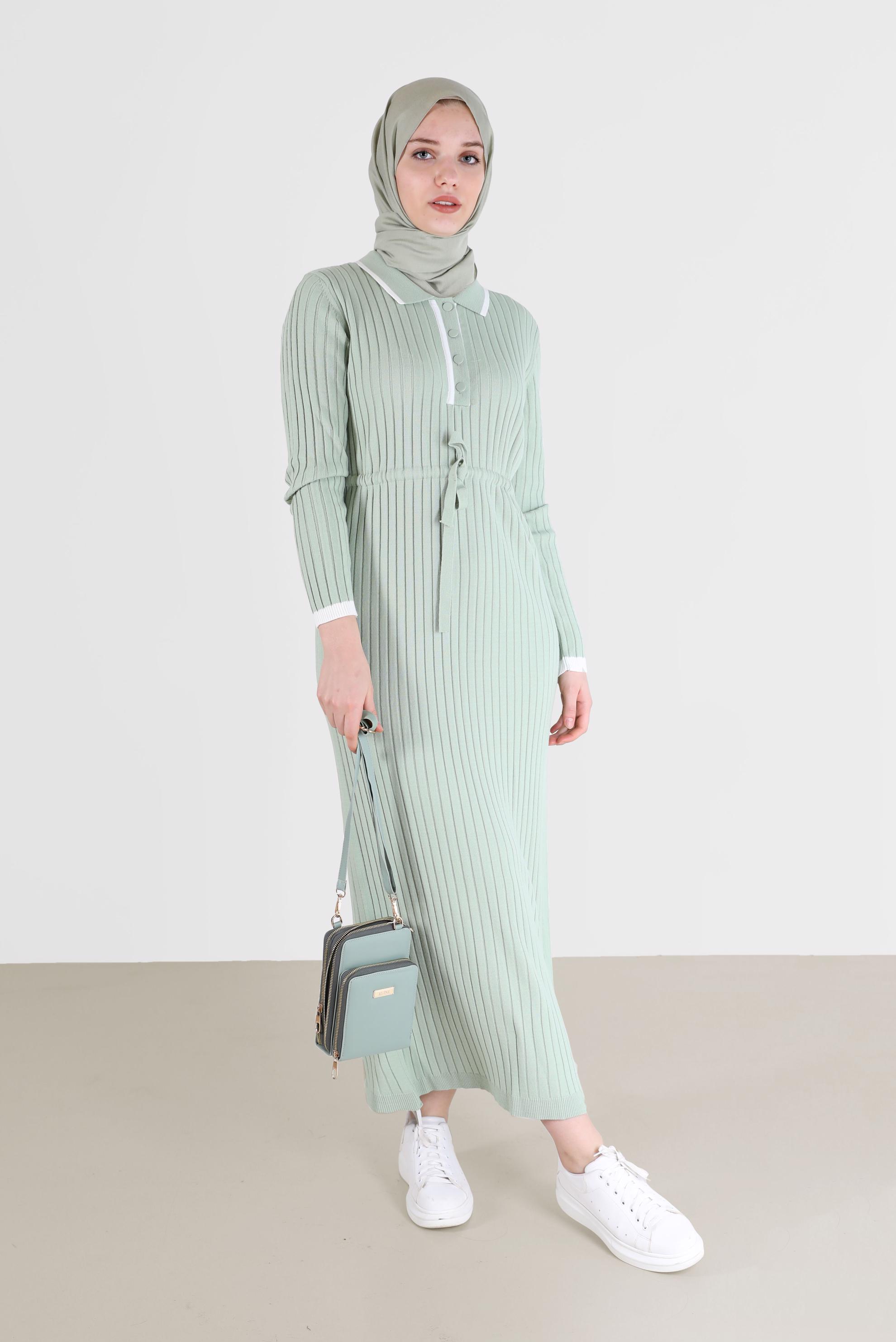 Tesettür giyim YEŞİL POLO YAKA FİTİLLİ TRİKO ELBİSE 42122 