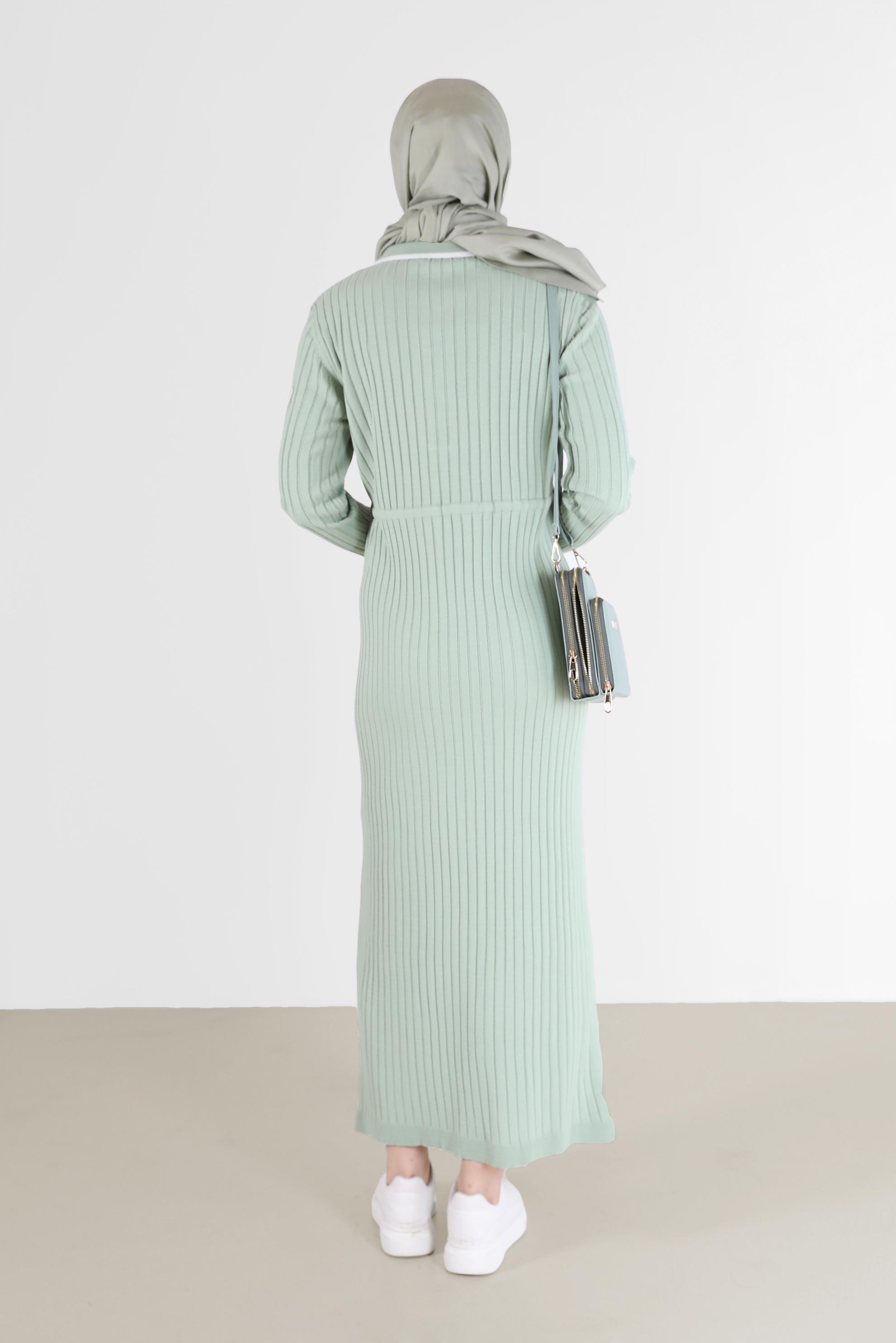 Tesettür giyim YEŞİL POLO YAKA FİTİLLİ TRİKO ELBİSE 42122 