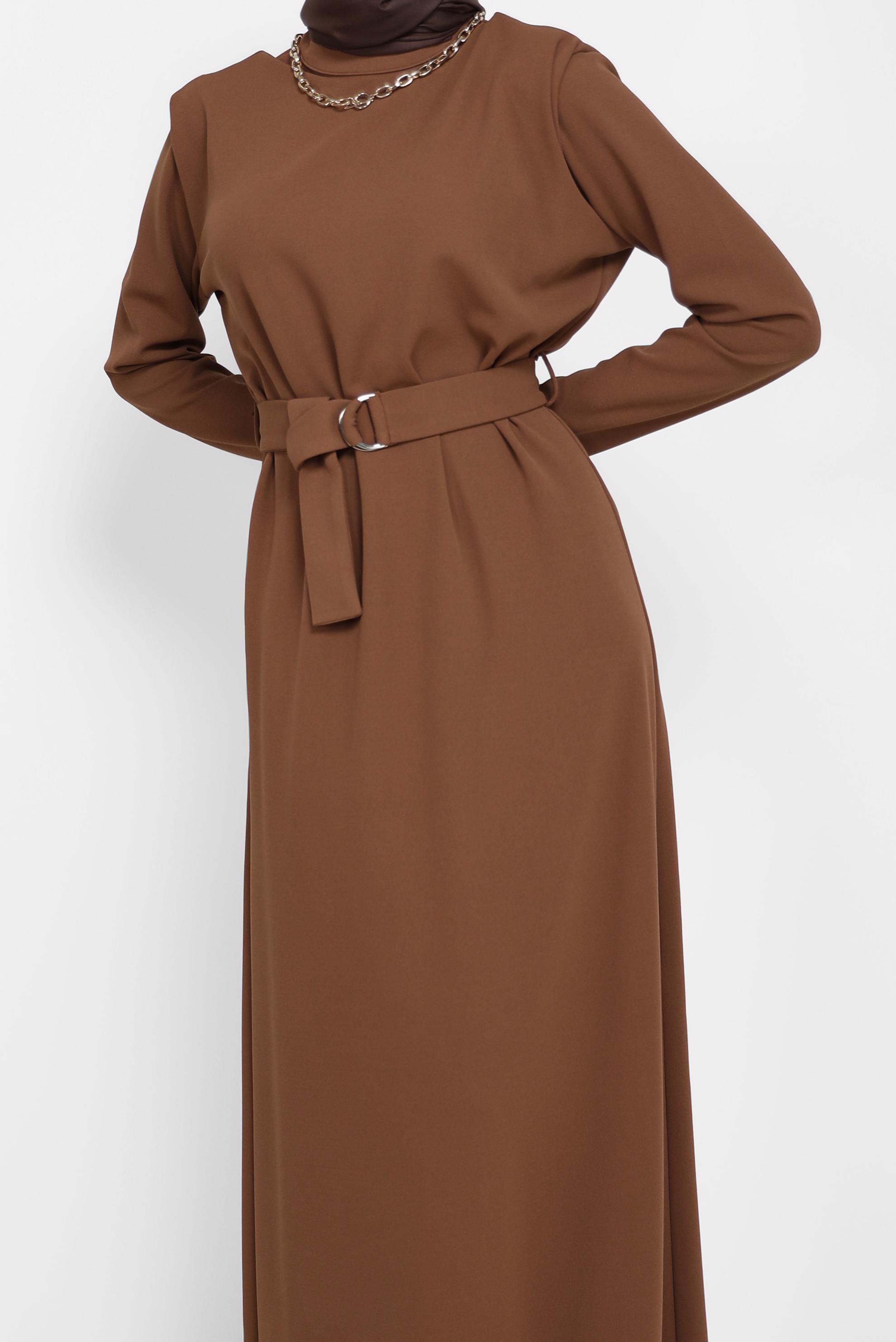 Tesettür giyim KAHVE KUŞAKLI HAKİM YAKA ELBİSE 42171 