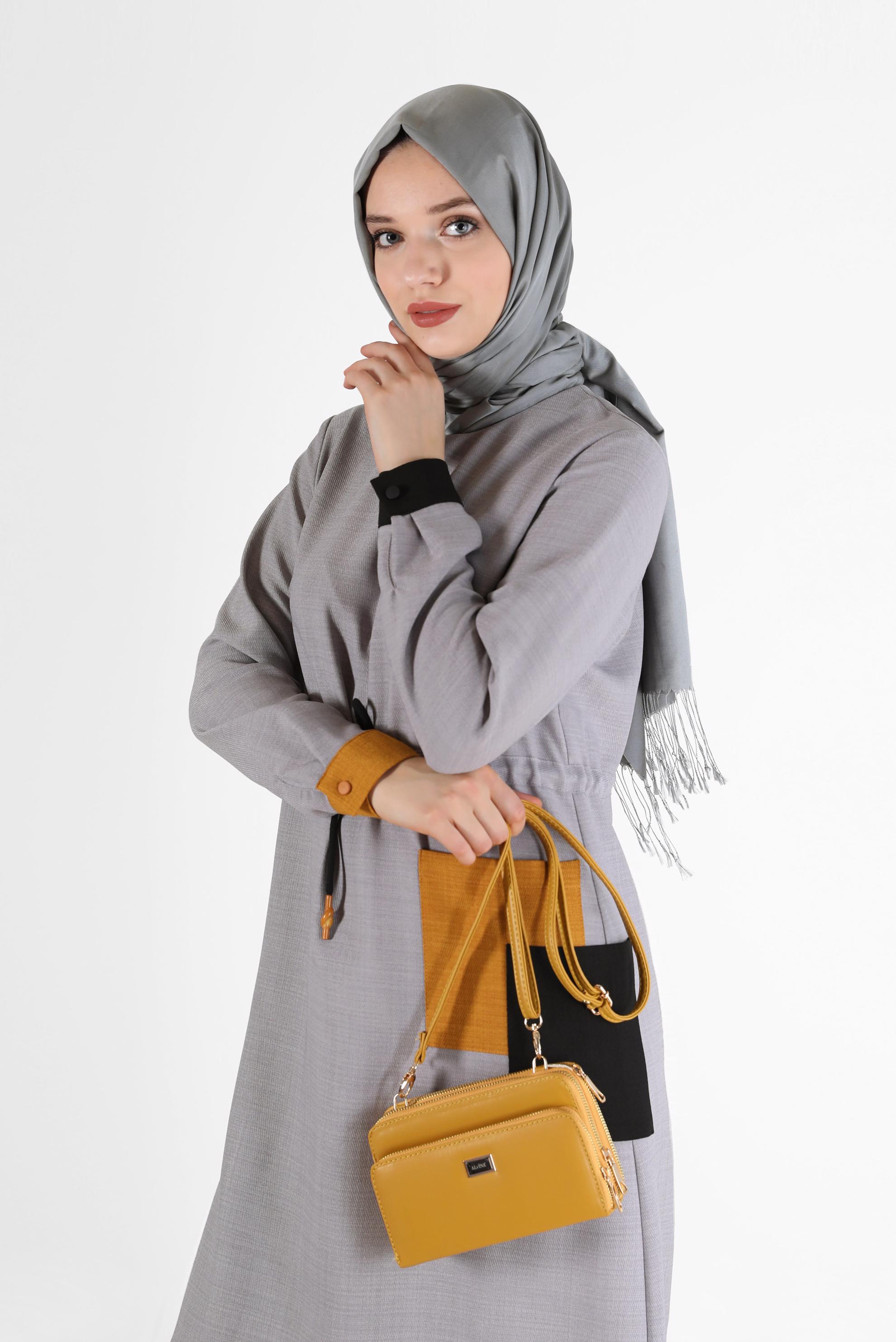 Tesettür giyim GRİ BELİ BÜZGÜLÜ CEP DETAYLI ELBİSE 42191