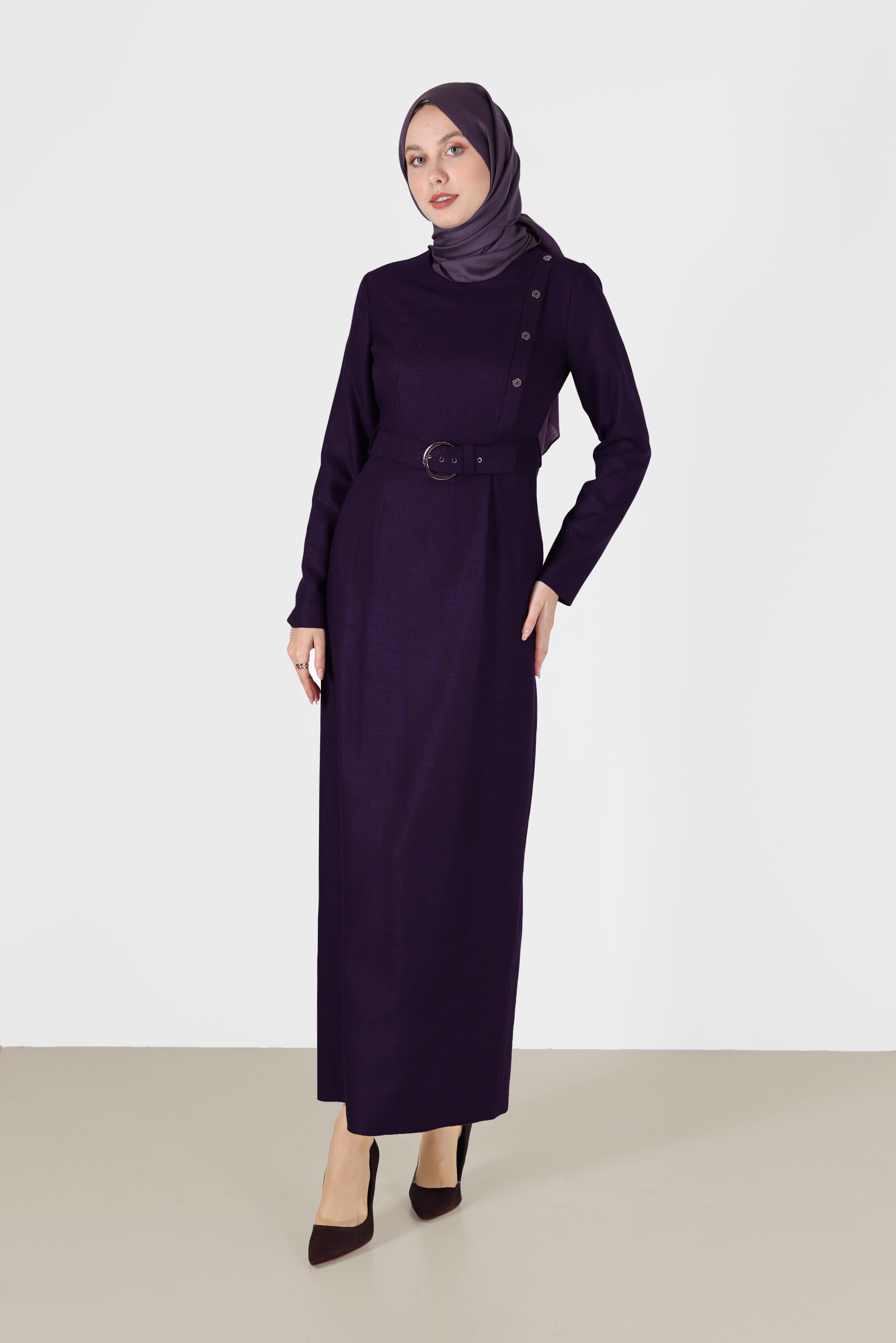 Vêtements hijab POURPRE ROBE CLASSIQUE AVEC CEINTURE ET BOUTONS 42192