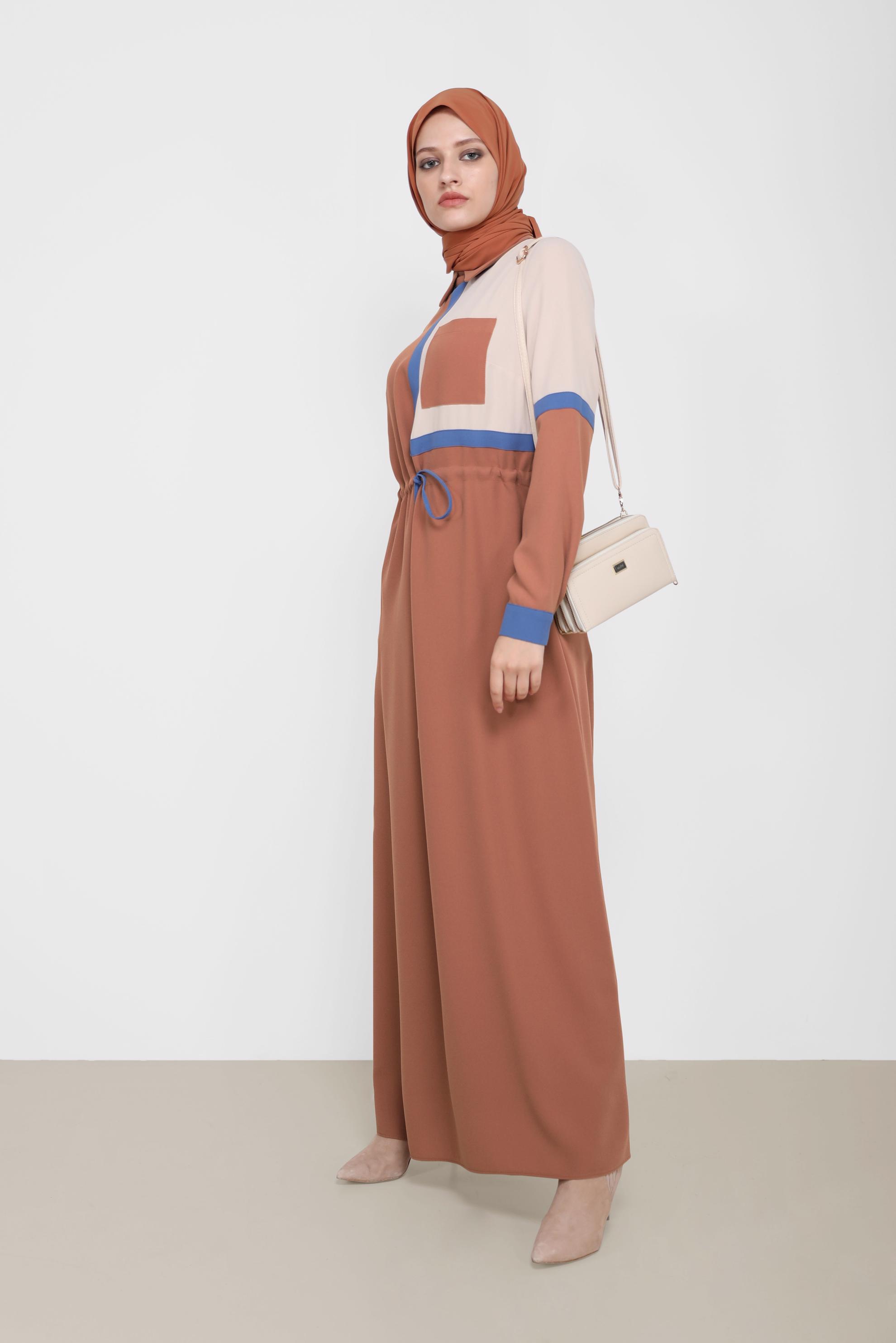 Tesettür giyim KAHVE BELİ BÜZGÜLÜ 3-RENKLİ KREP ELBİSE 42219 