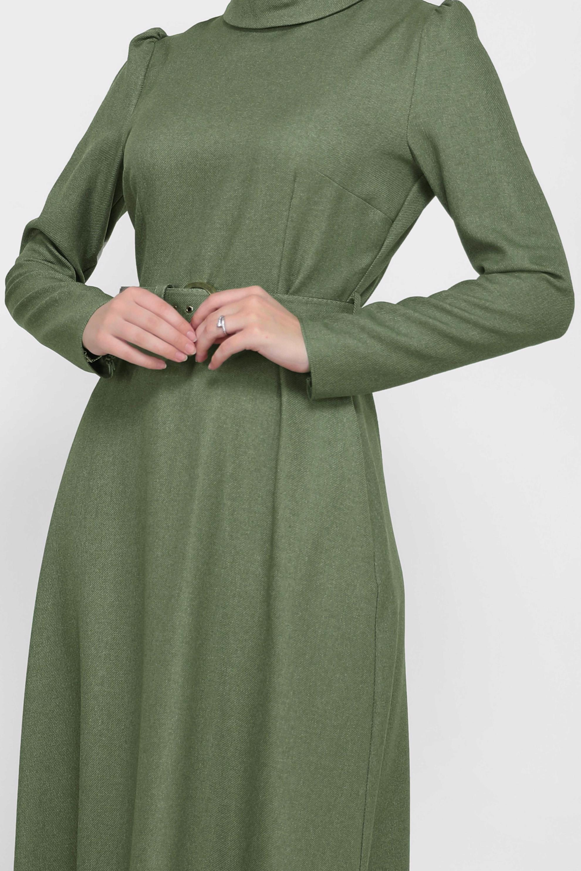 Tesettür giyim YEŞİL ARKADAN FERMUARLI KEMERLİ ELBİSE 42221 