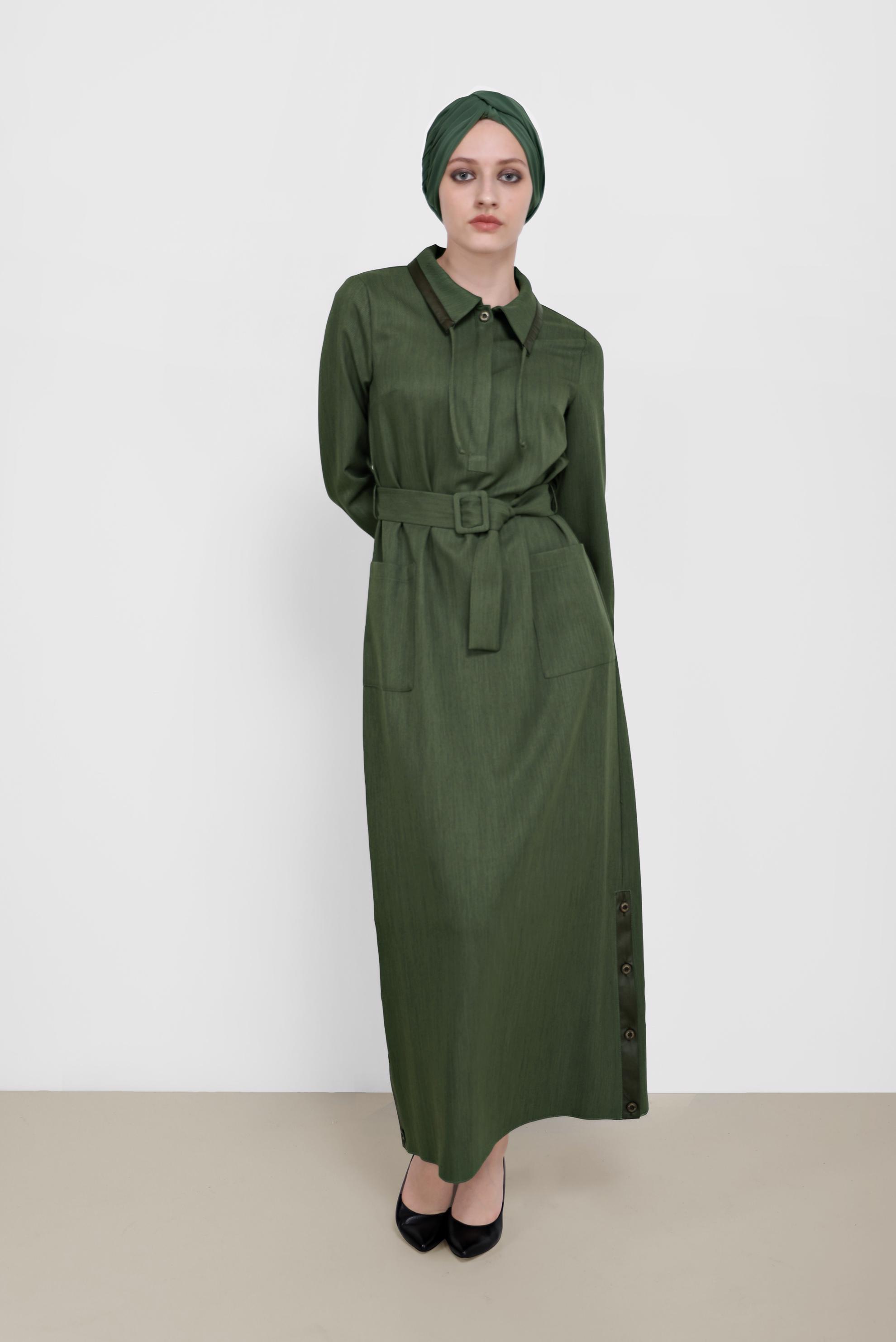 Tesettür giyim HAKİ KEMERLİ DERİ DETAYLI ELBİSE 42222 