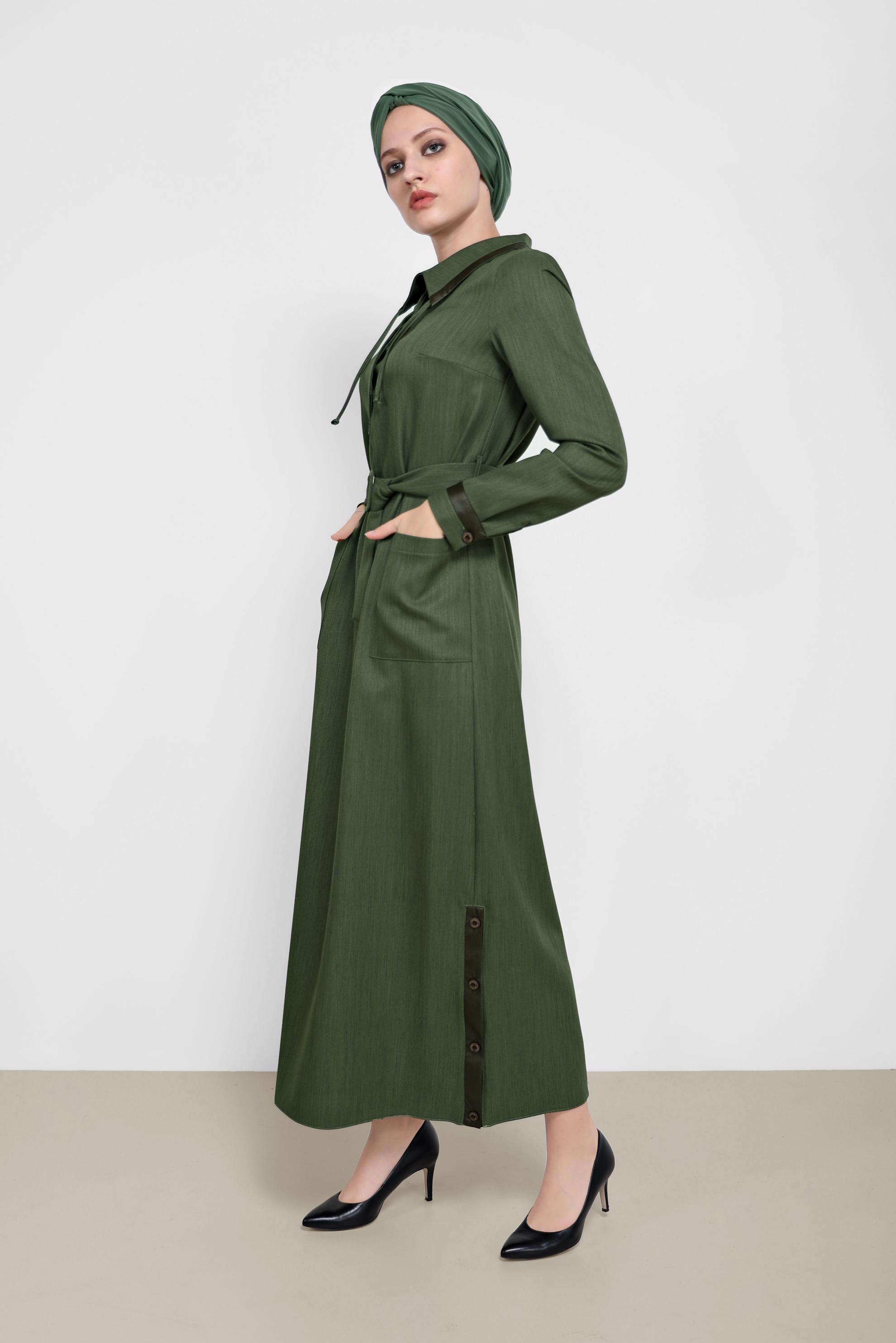 Tesettür giyim HAKİ KEMERLİ DERİ DETAYLI ELBİSE 42222 