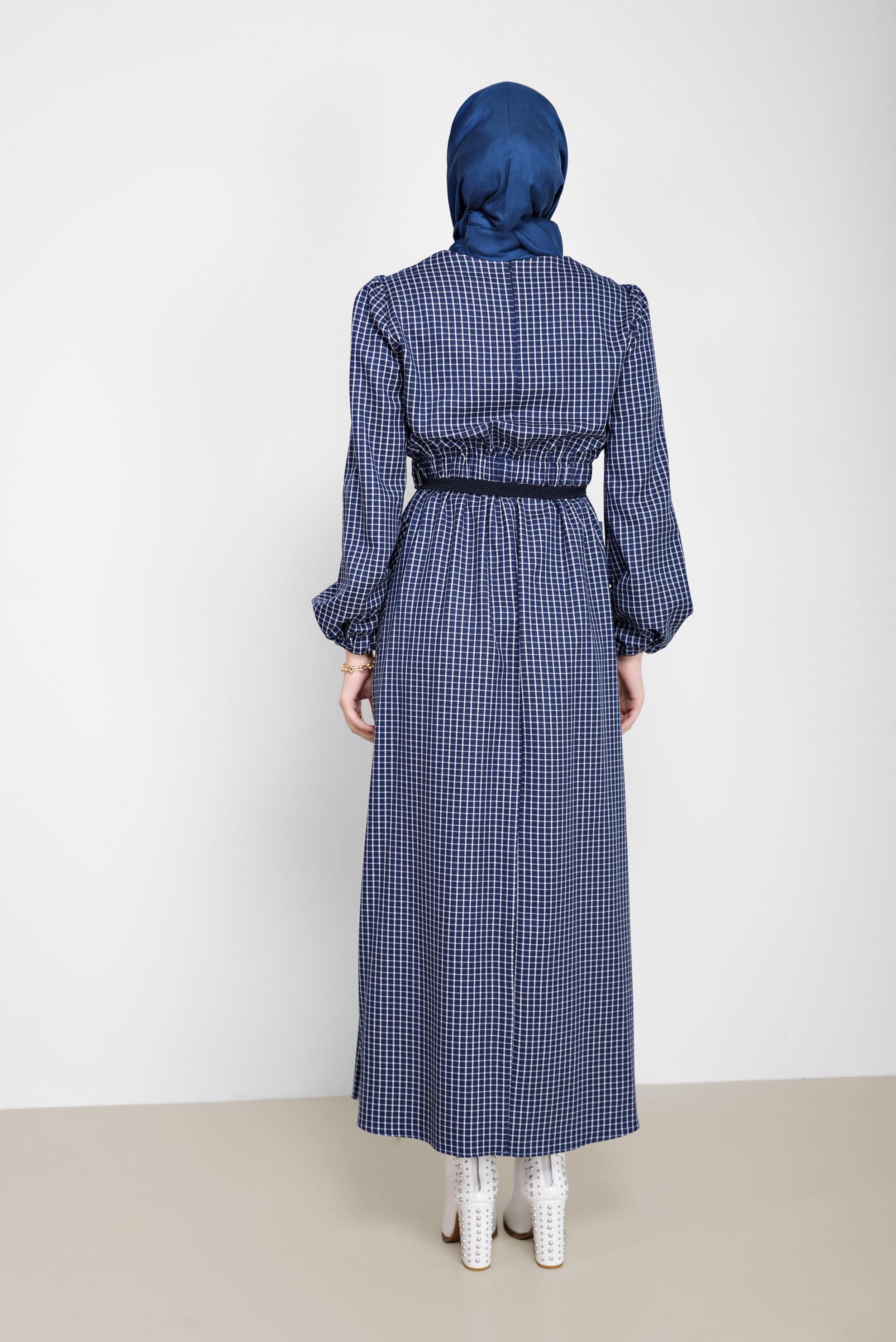 Tesettür giyim LACİVERT KARE DESENLİ KEMERLİ ELBİSE 42245 