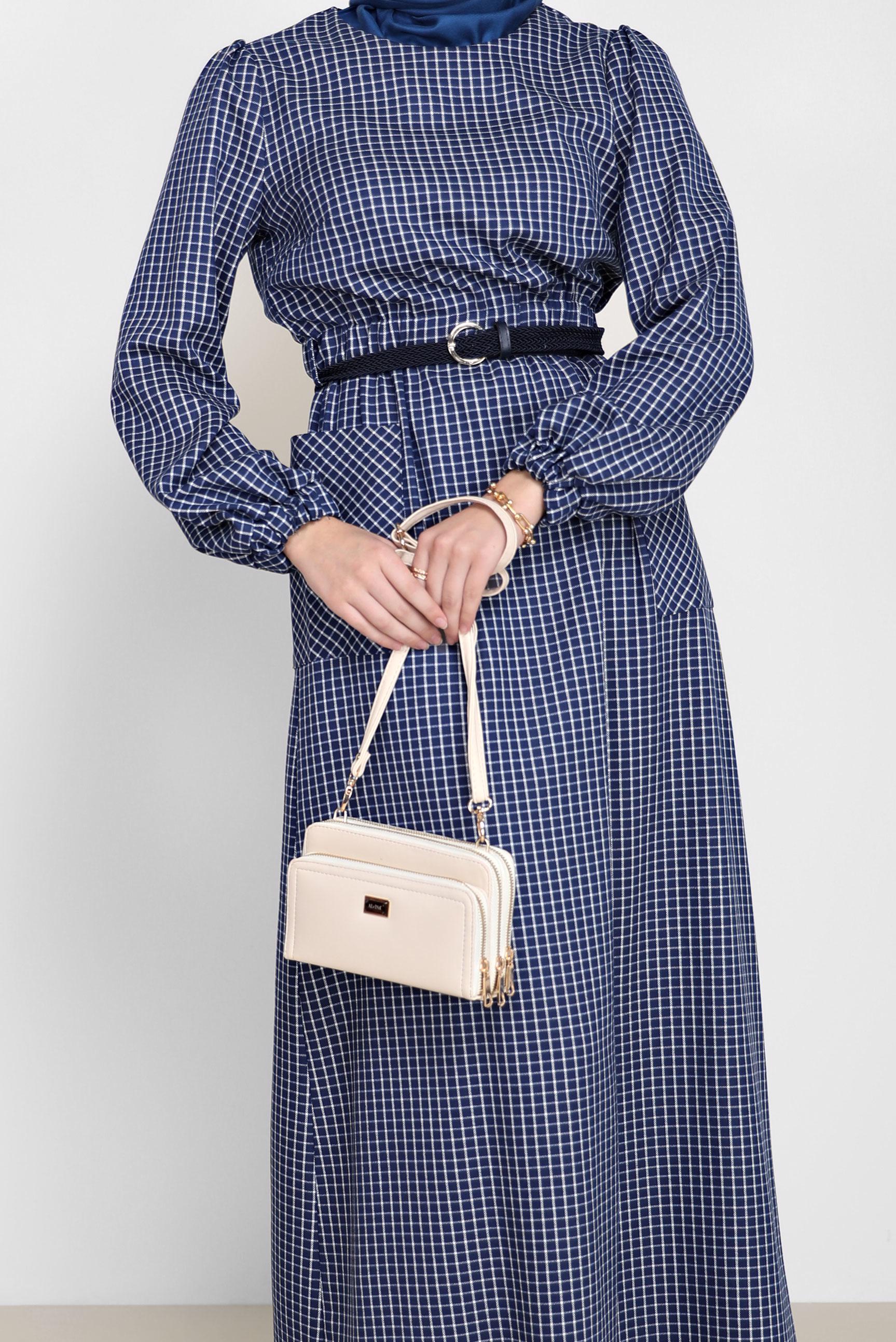 Tesettür giyim LACİVERT KARE DESENLİ KEMERLİ ELBİSE 42245 