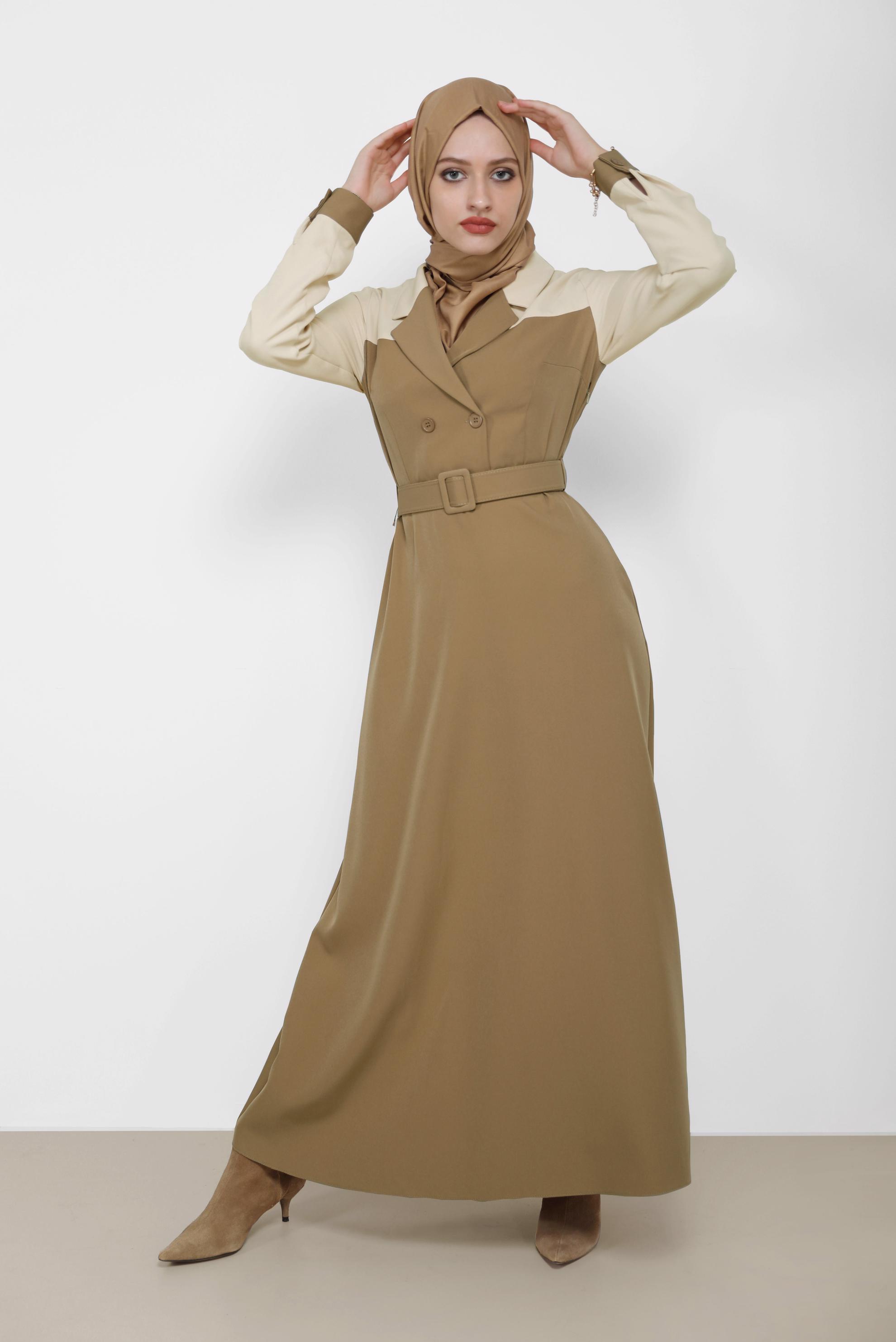 Tesettür giyim KUM KEMERLİ İKİ RENKLİ KLASİK YAKA ELBİSE 42248