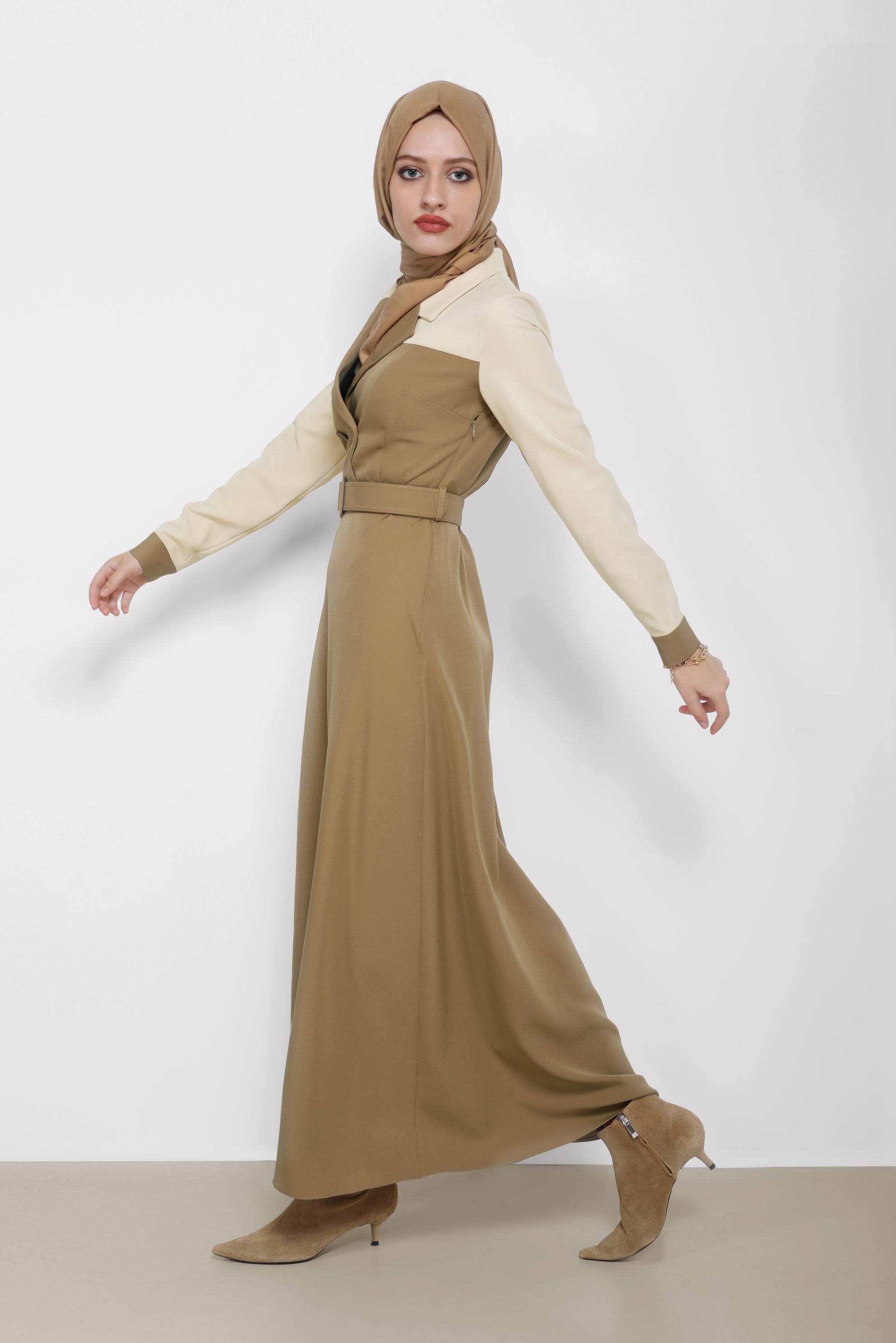 Tesettür giyim KUM KEMERLİ İKİ RENKLİ KLASİK YAKA ELBİSE 42248