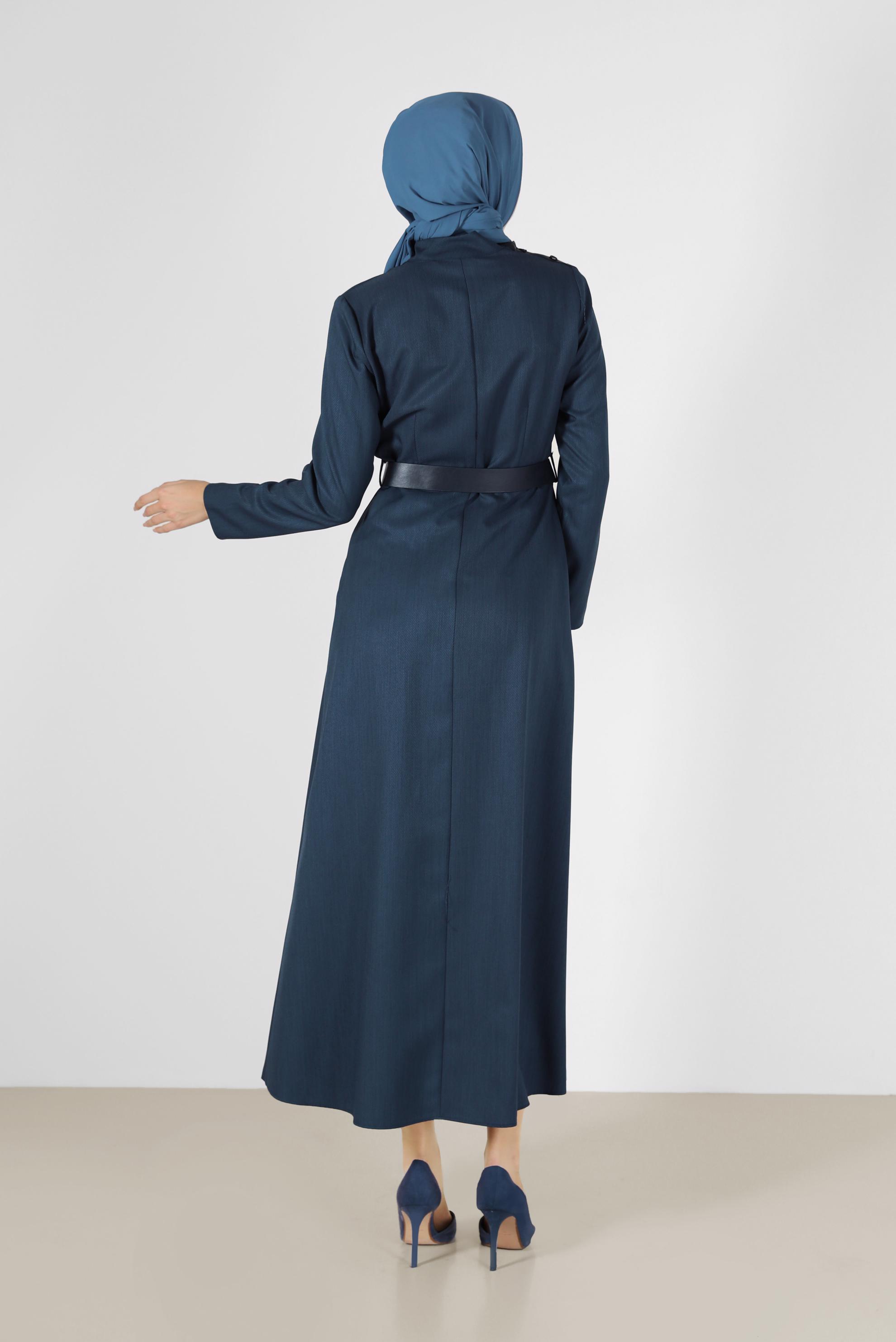 Tesettür giyim LACİVERT KOLLARI DÜĞME VE DERİ DETAYLI ELBİSE 42252 