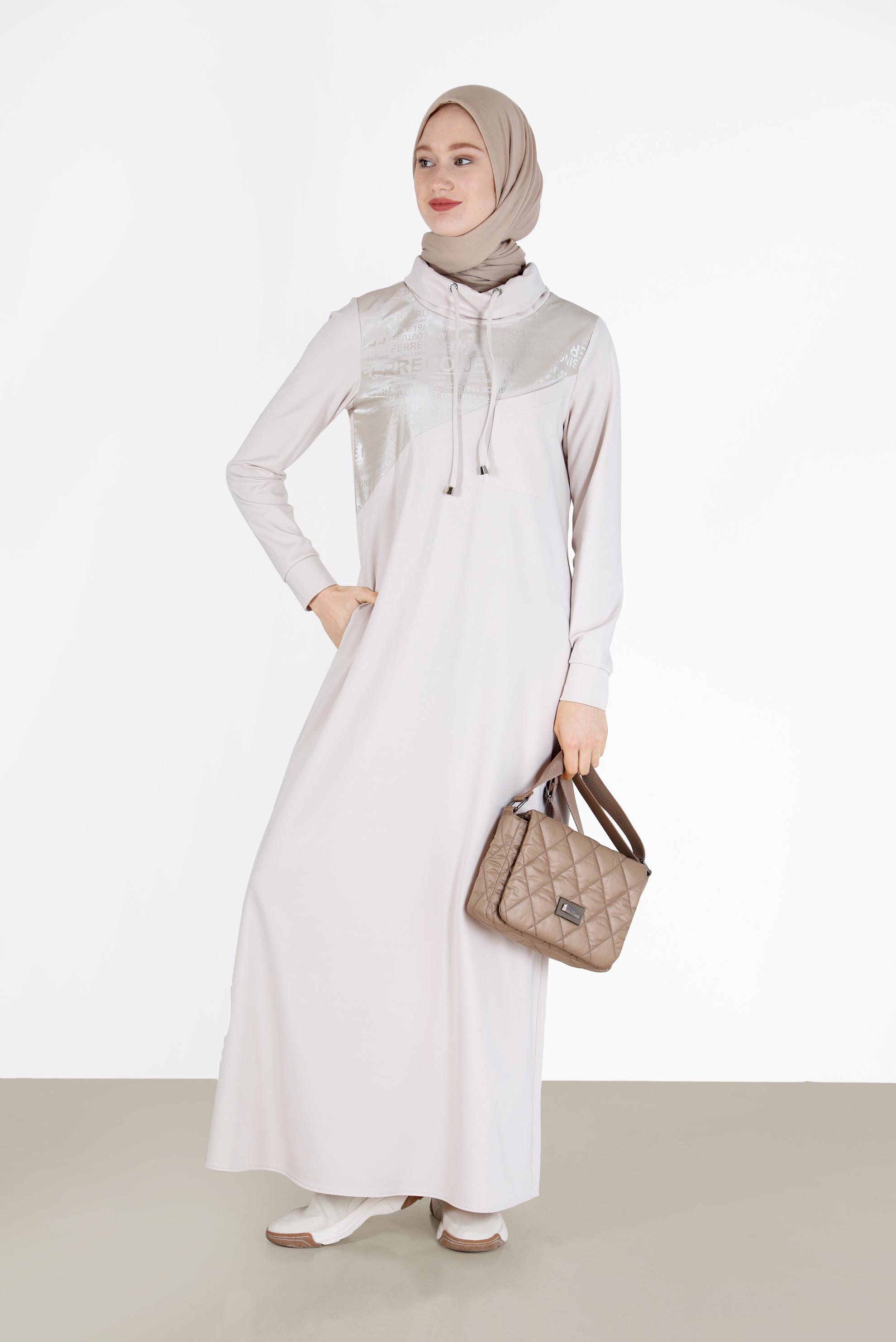 Tesettür giyim BEJ DEGAJE YAKA YAZI BASKILI ELBİSE 42266 