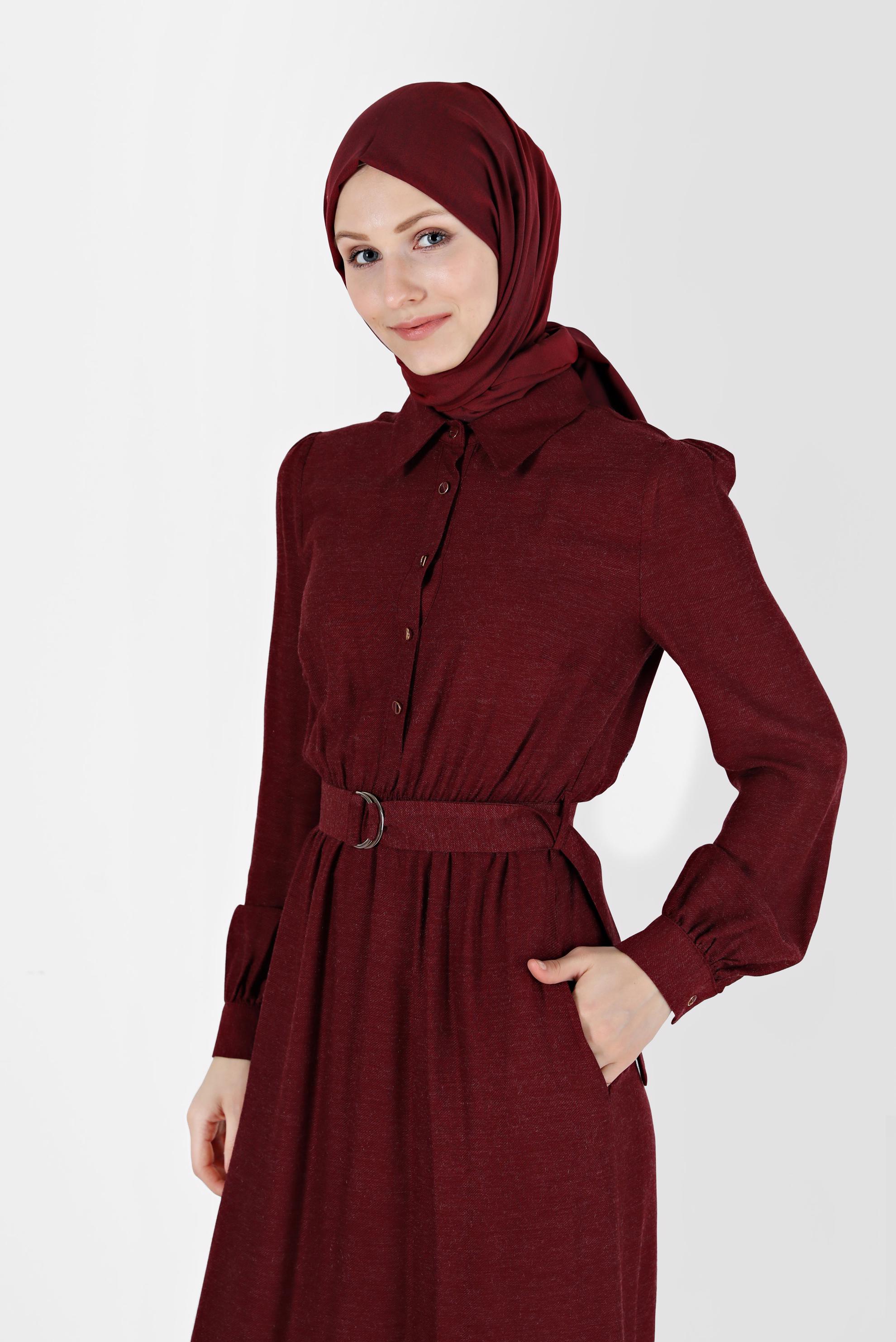 Tesettür giyim BORDO BELİ KUŞAKLI GÖMLEK YAKA ELBİSE 42268-1 